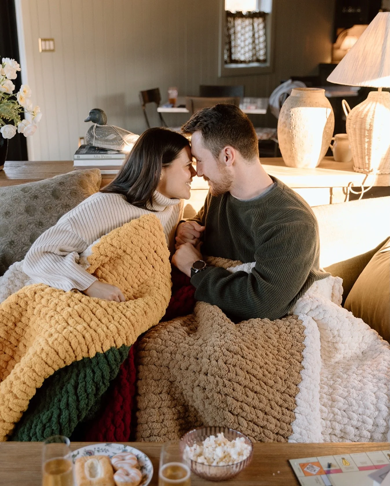 Does your lover want a blanket&hellip; but you&rsquo;re too afraid to pick the wrong one? 😅

Listen, choosing the perfect colour or design can feel like a make or break decision, we totally get that. 

So let&rsquo;s make it easy.

A Nicnakknits gif