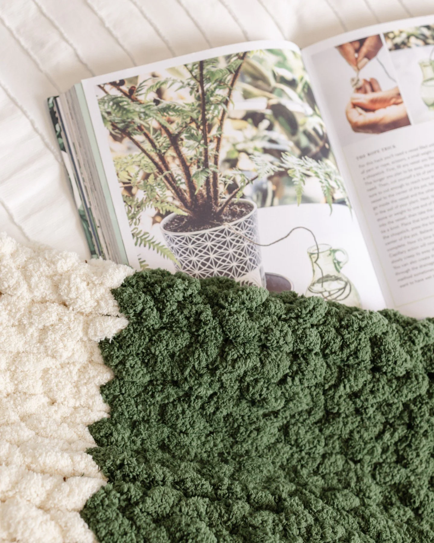 If we had to show you just three photos to convince you these are the softest blankets you'll ever own... we'd choose these. 🤍⁠
⁠
Just imagine running your hand across those chunky stitches. The plush texture. The weight. Our blankets are the type t