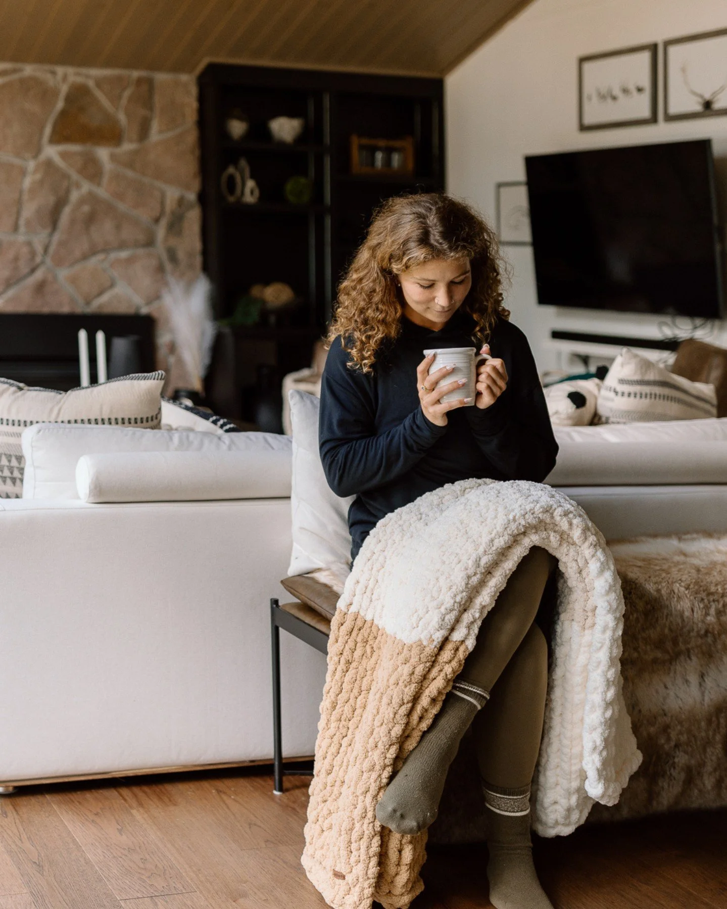 There's something about fall that makes us all want to slow down, stay in, and snuggle up. 🍂🤍⁠
⁠
If you've been thinking about adding a chunky knit blanket to your home, now is the perfect time.⁠
⁠
By shopping before the colder months arrive, you'l