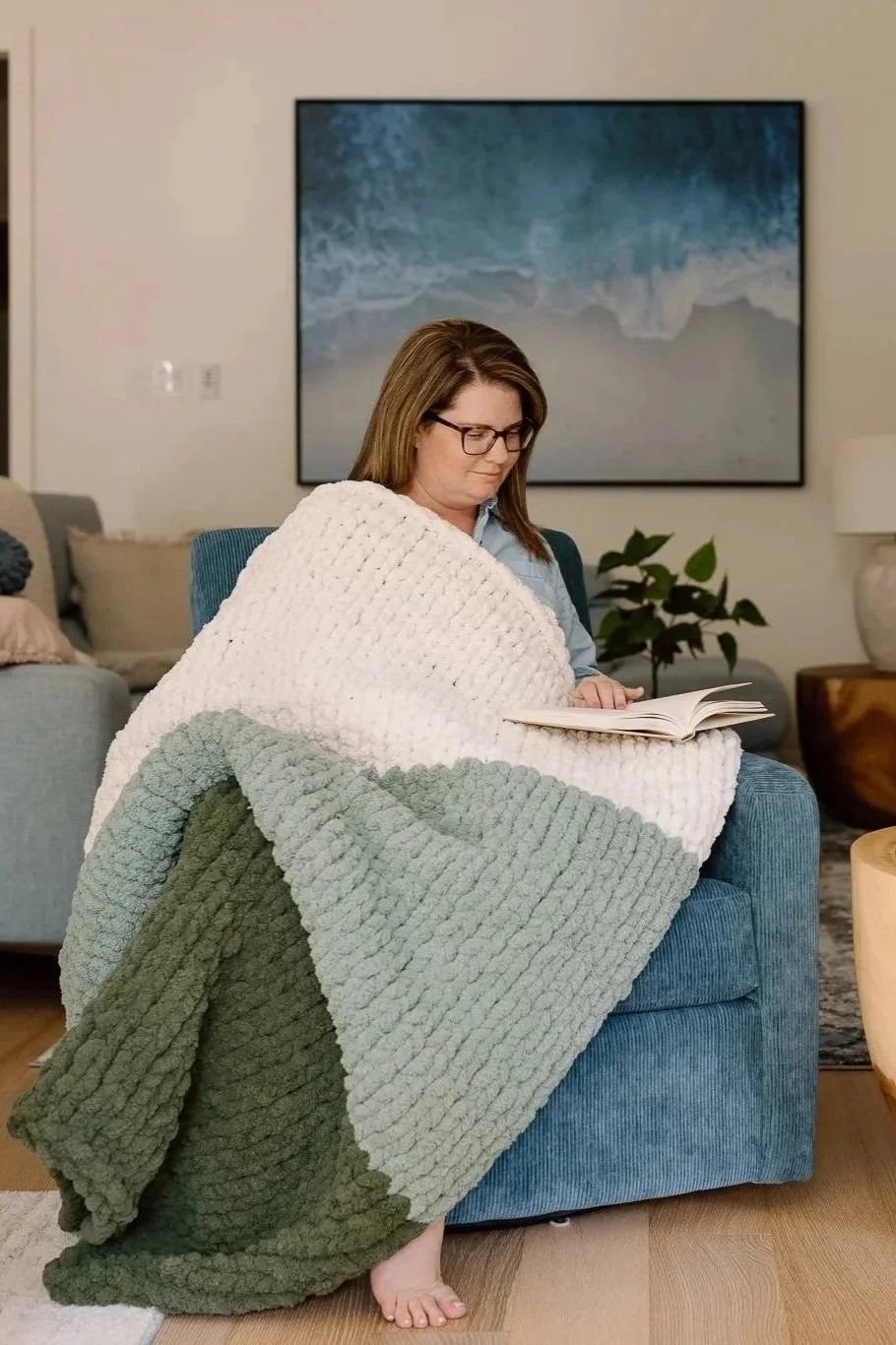 Close-up texture of The Alexandra chunky chenille knit throw blanket