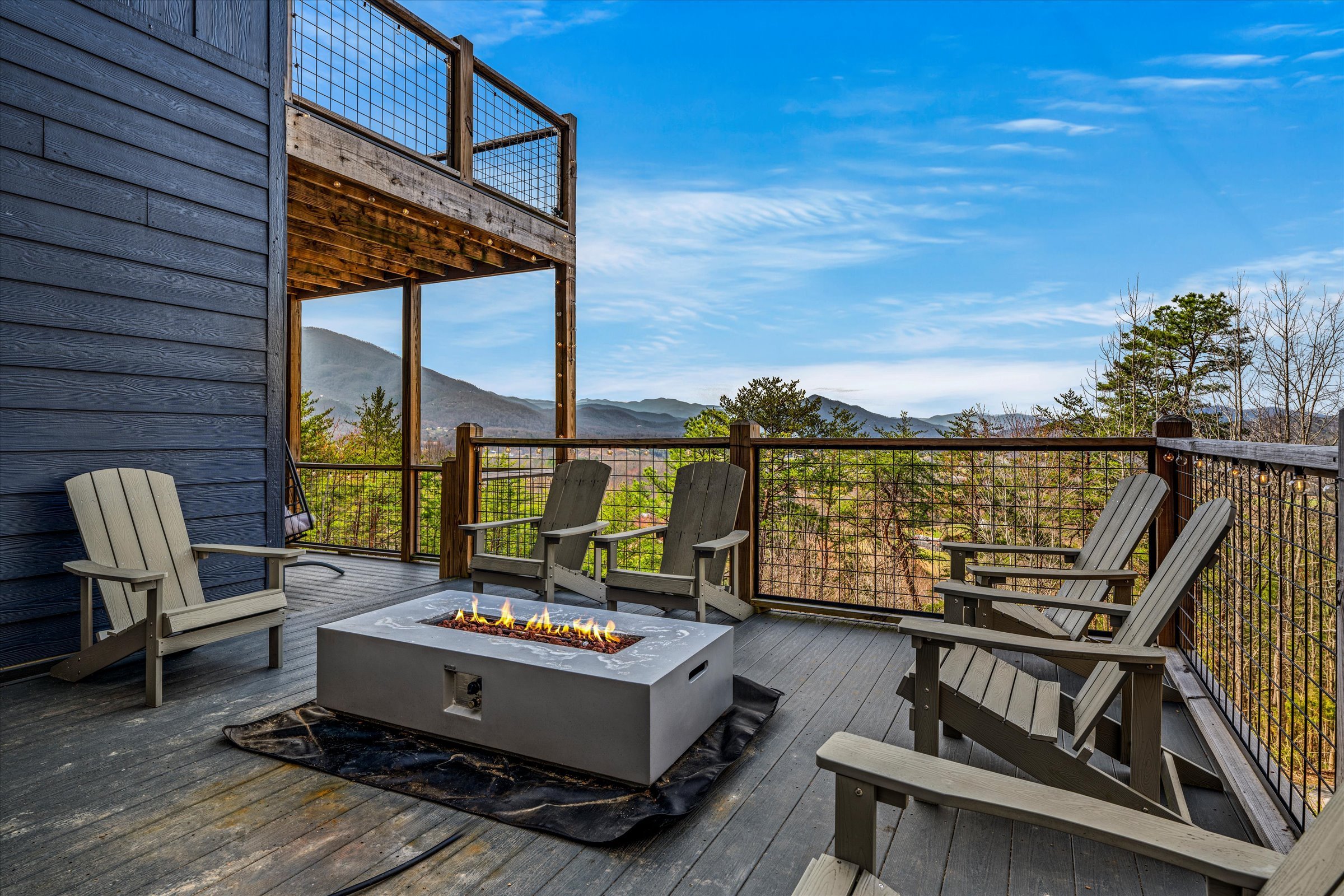 Modern Overlook - Hot Tub