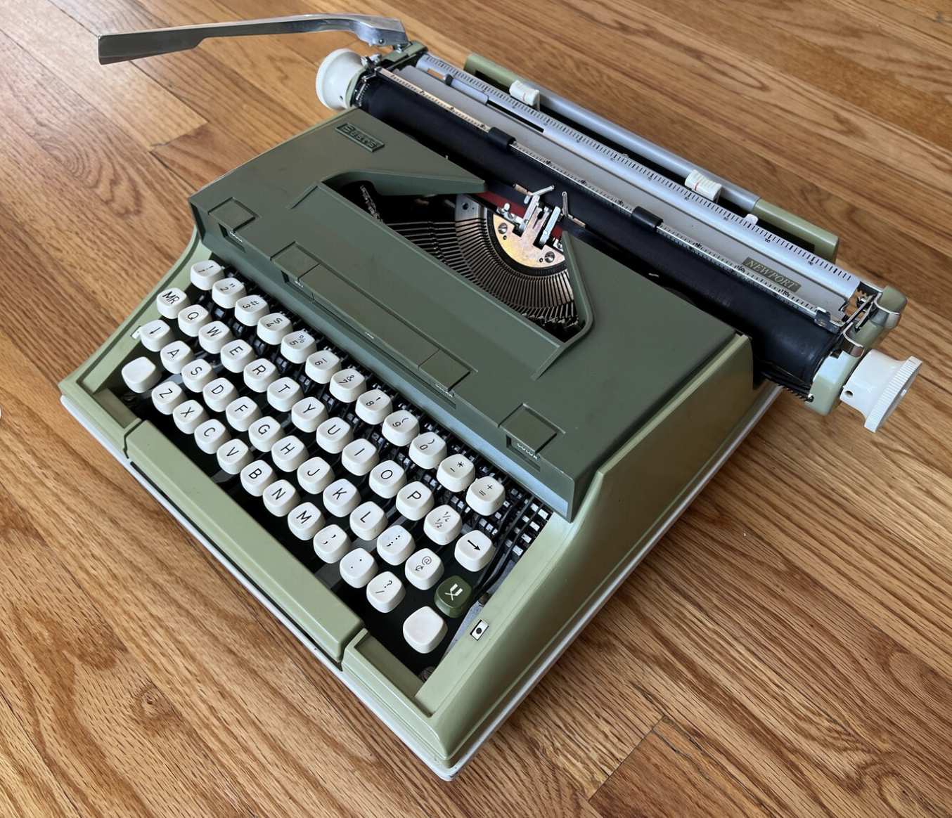 1971 Sears Newport Typewriter