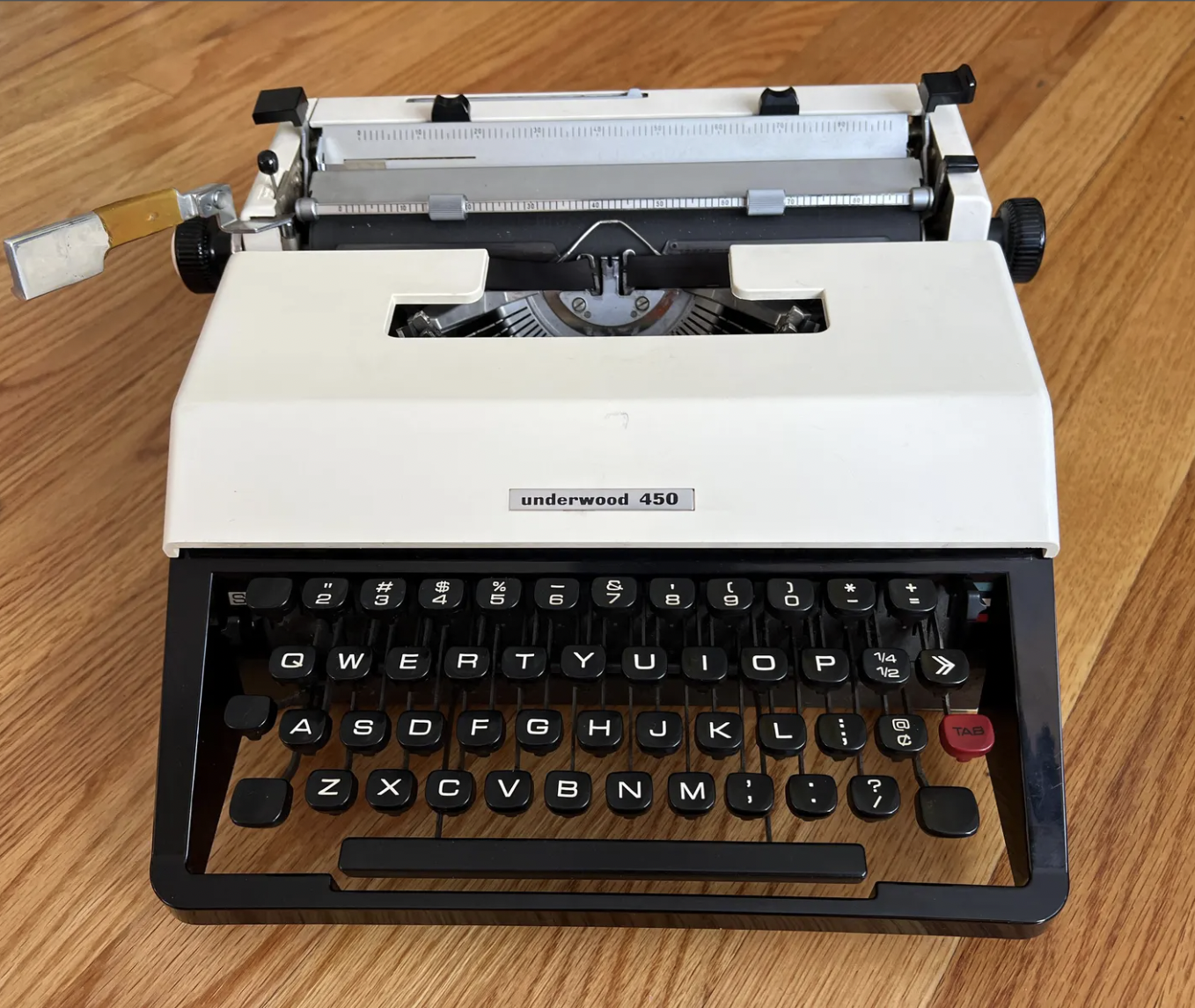 1973 Underwood 450 Typewriter