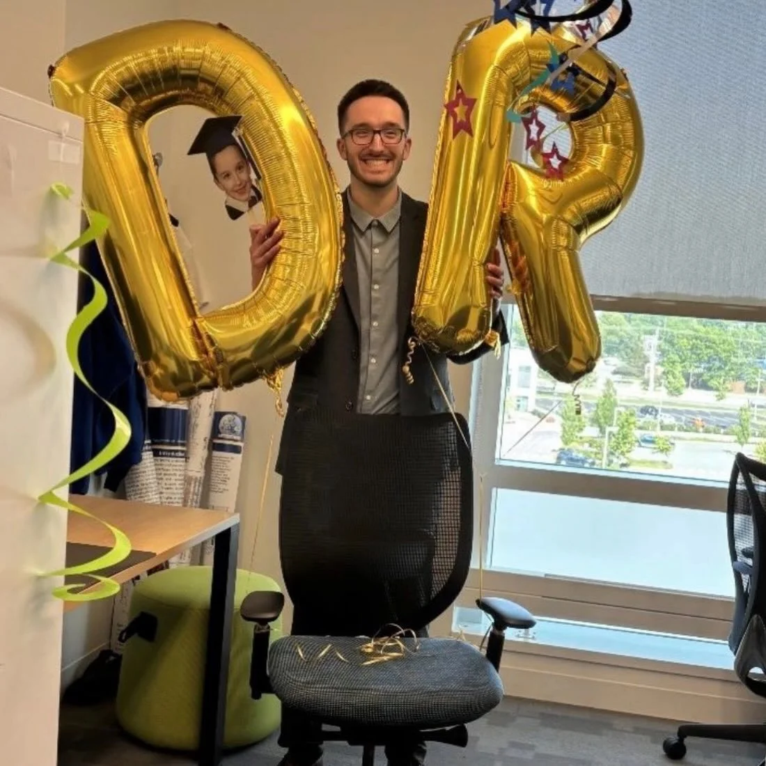 Introducing Dr. Hallee, the newest graduate of Gleghorn Lab!! 🎉