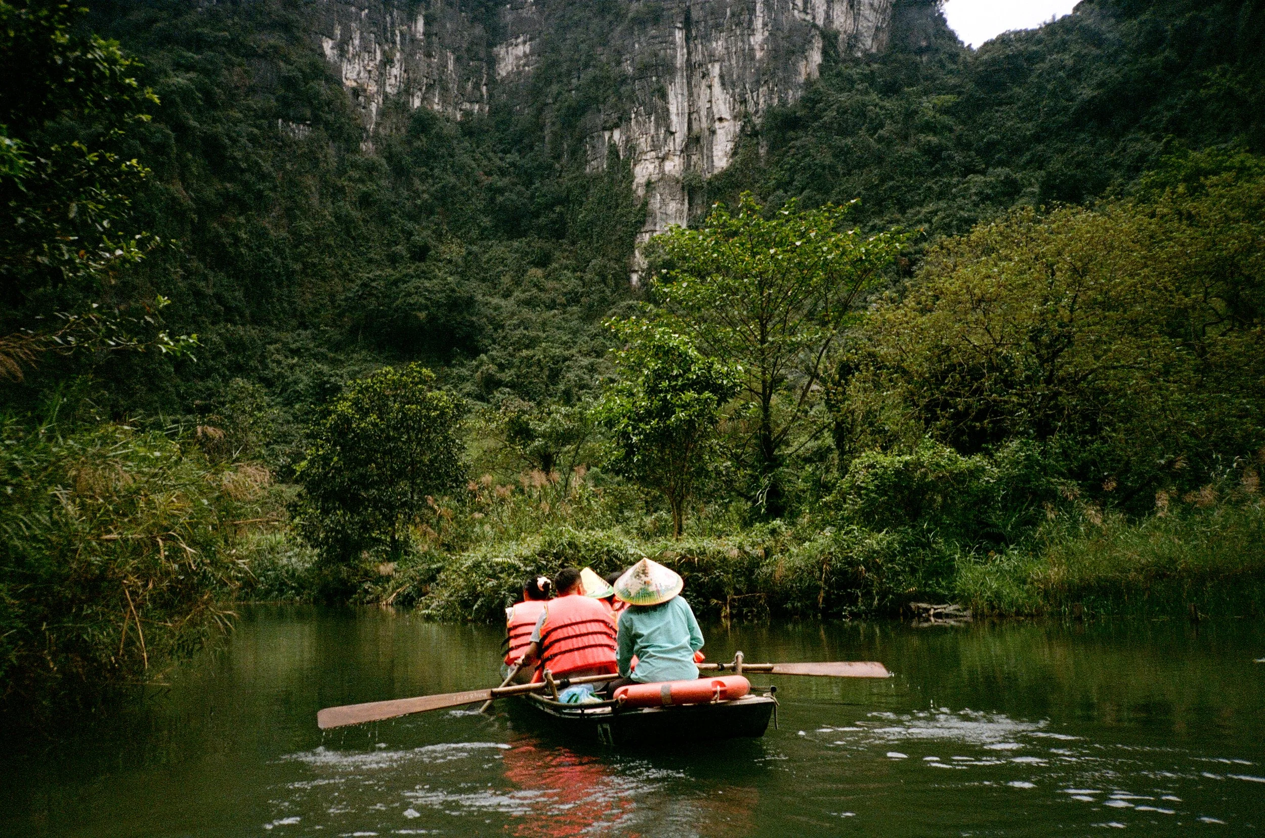 Boat Tour – Trang An, Vietnam.