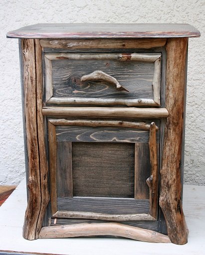 Driftwood Sidetable logo.jpg