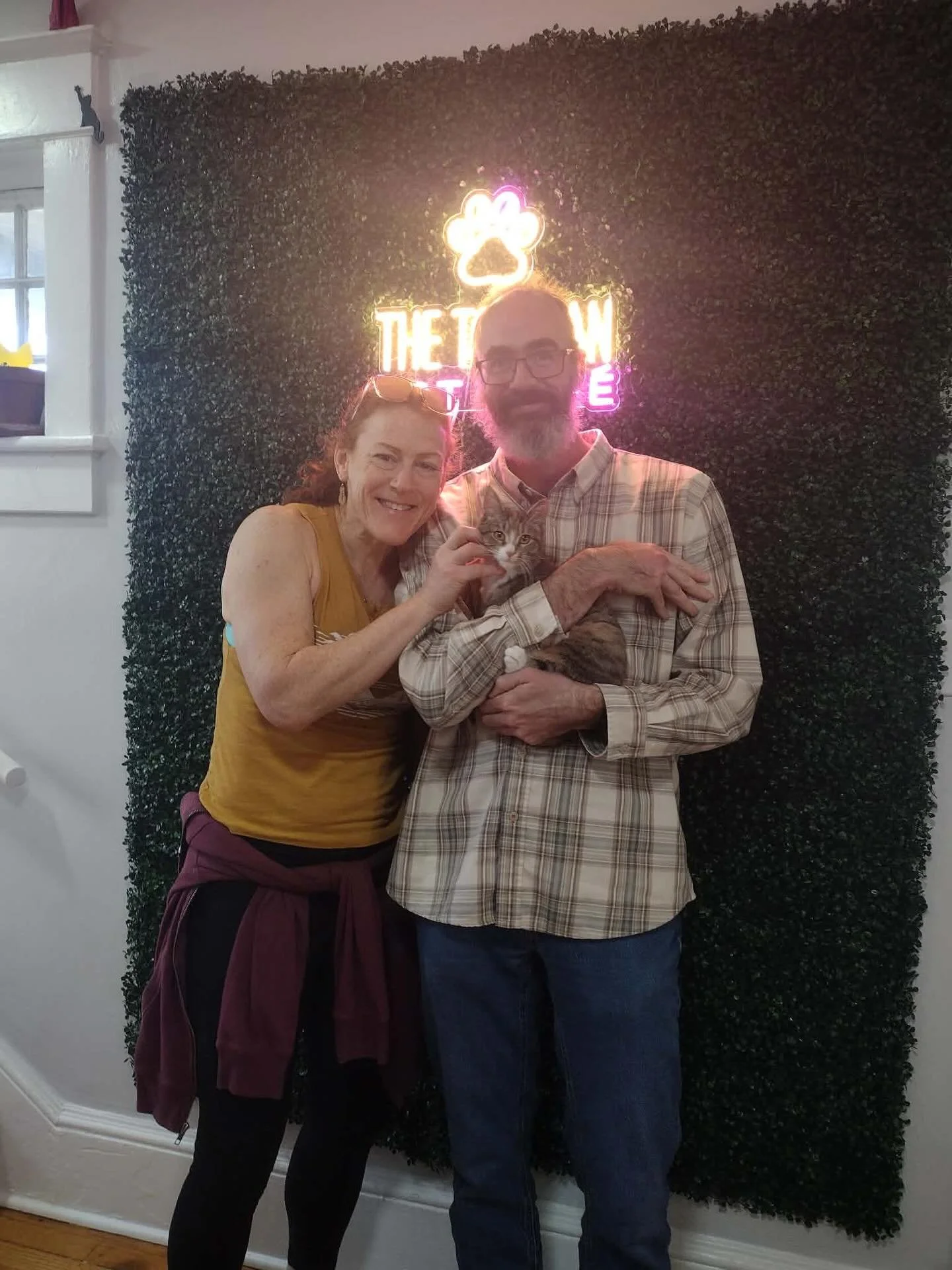 Adoptions #136, #137, and #138 went home today! Allie, Zoe, and Angel have left the building! Angel and Zoe got to go home together, and Allie is ready to be a spoiled princess in her new digs! We will miss all of you crazy meow meows ❤️