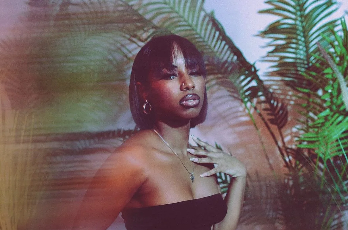 D’ASIA SIMONE GETS IN HER ELEMENT