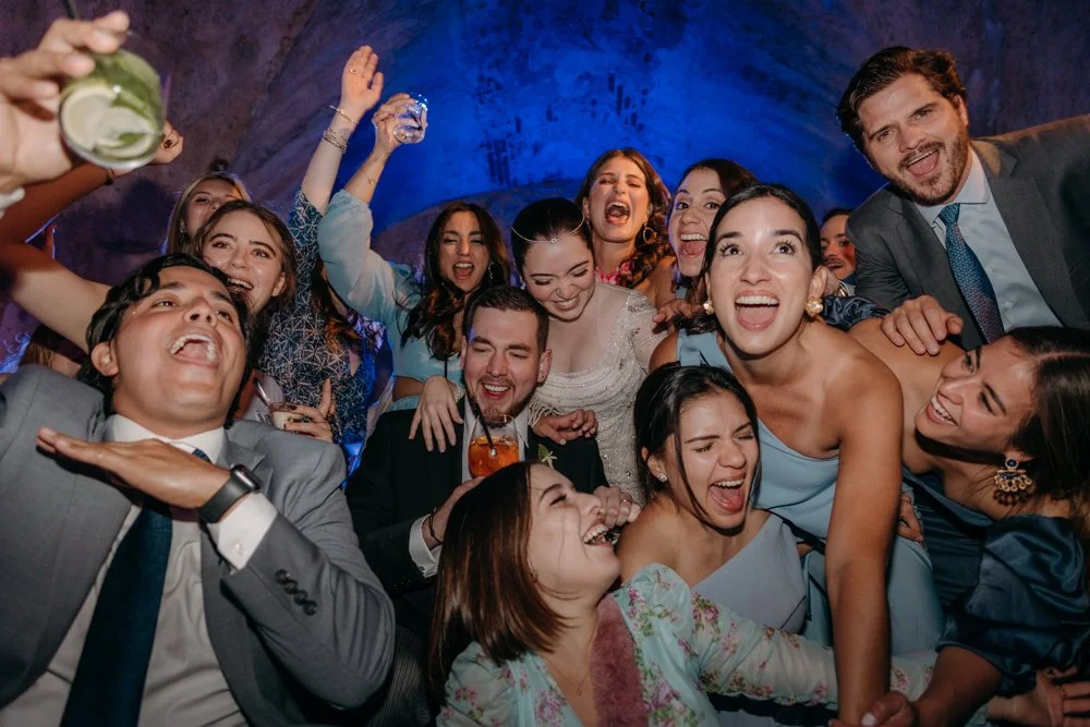 wedding-photographers-spain-italy-120_aYzHP0m3PcwQiLsm2eAP.jpg