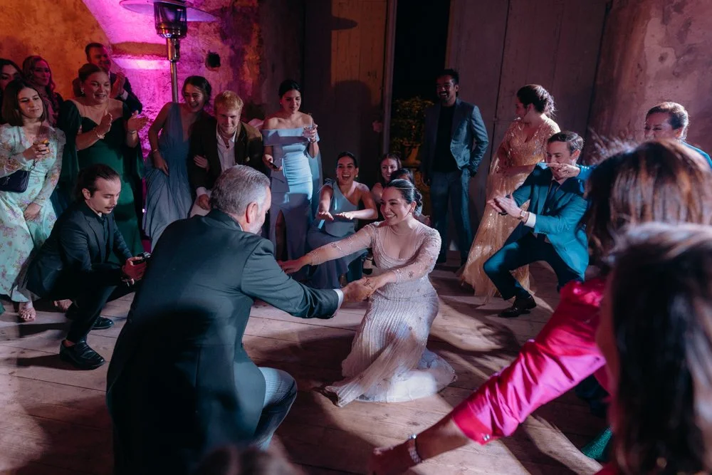 wedding-photographers-spain-italy-110_9b9CEMUM7XFhFFHJCW6x.jpg