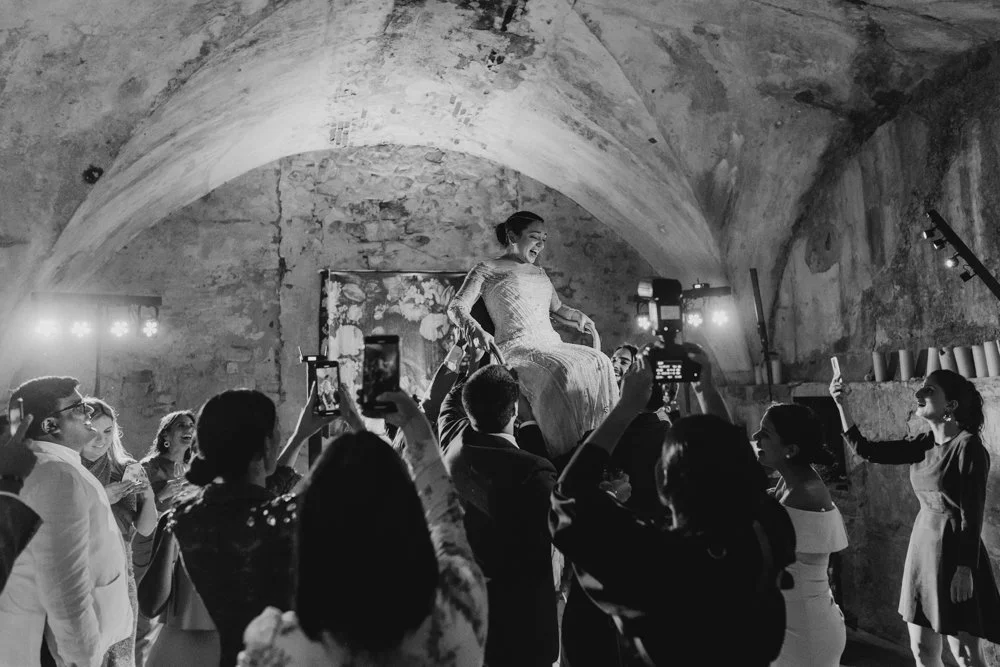 wedding-photographers-spain-italy-118_rXgEMH9AlJEzBzqJyhRg.jpg