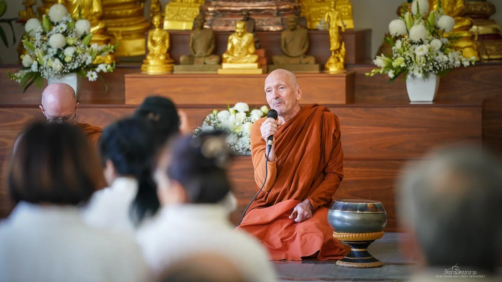 Pha Pra Robe Offering Ceremony 2025