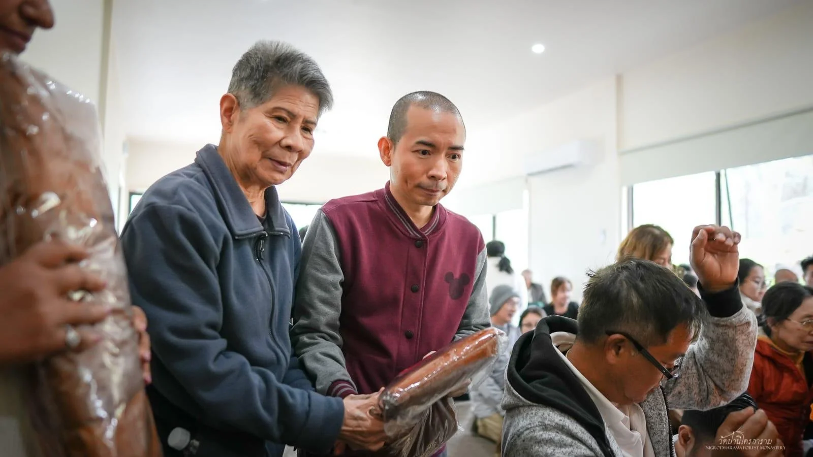 Pha Pra Robe Offering Ceremony 2025