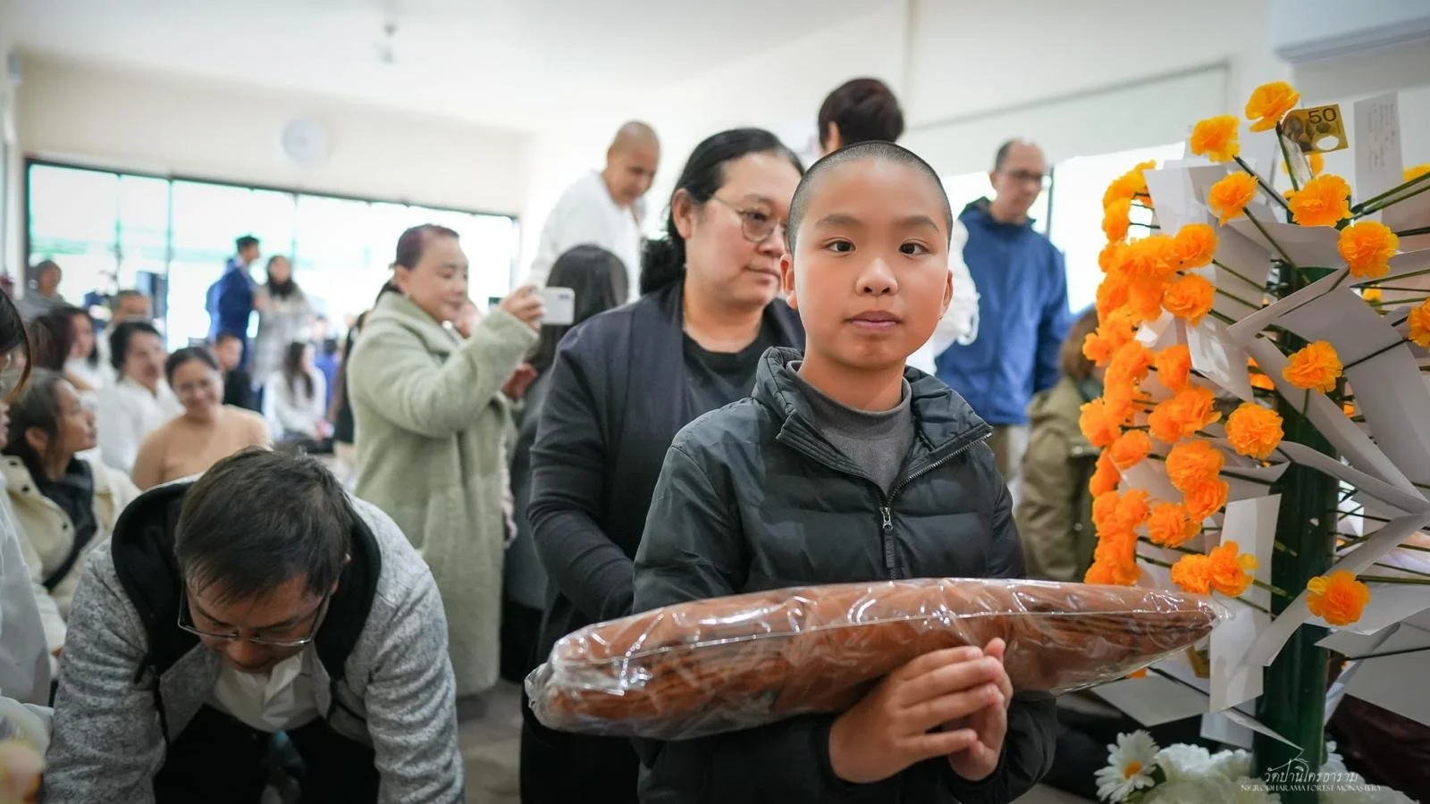 Pha Pra Robe Offering Ceremony 2025