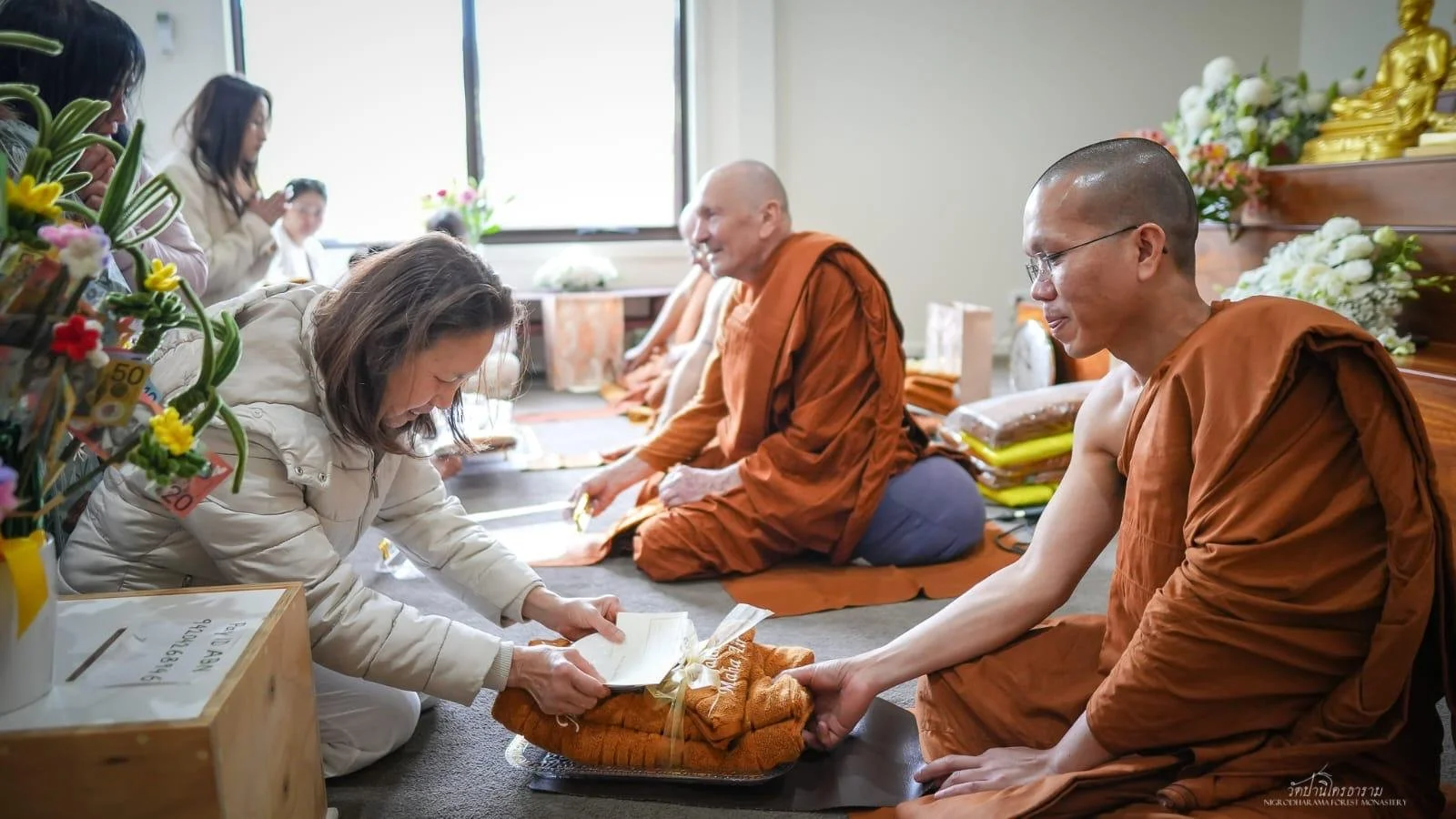 Pha Pra Robe Offering Ceremony 2025