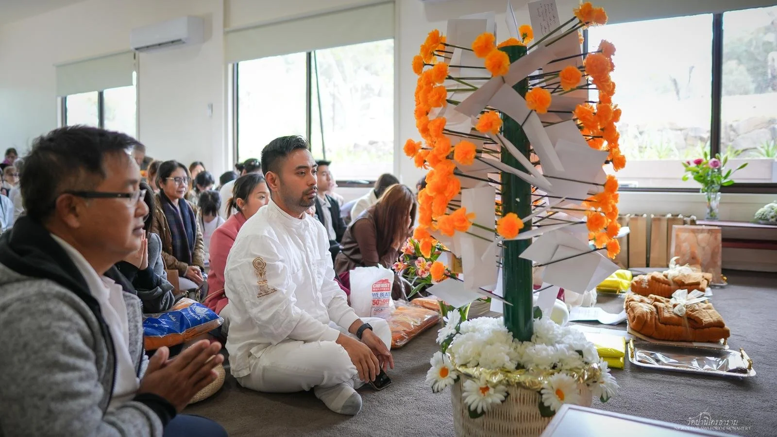 Pha Pra Robe Offering Ceremony 2025