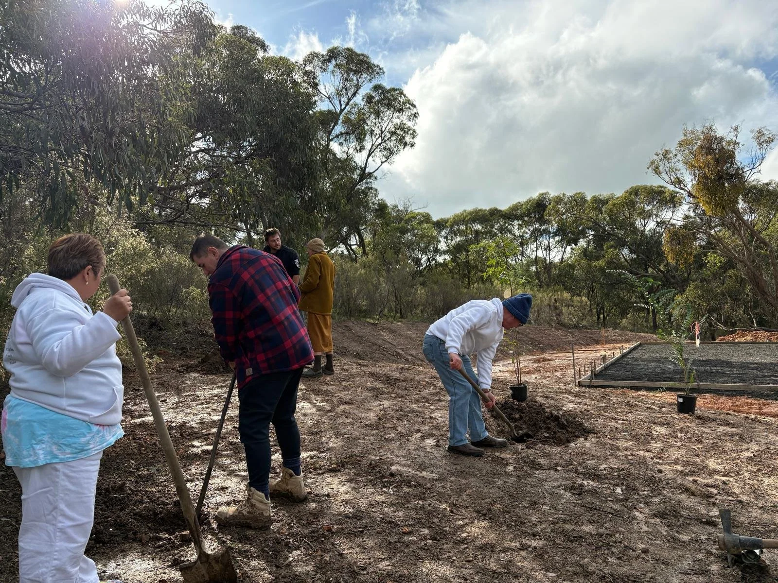 Planting the garden for Tan Ajahn Dtun's new kuti  2026