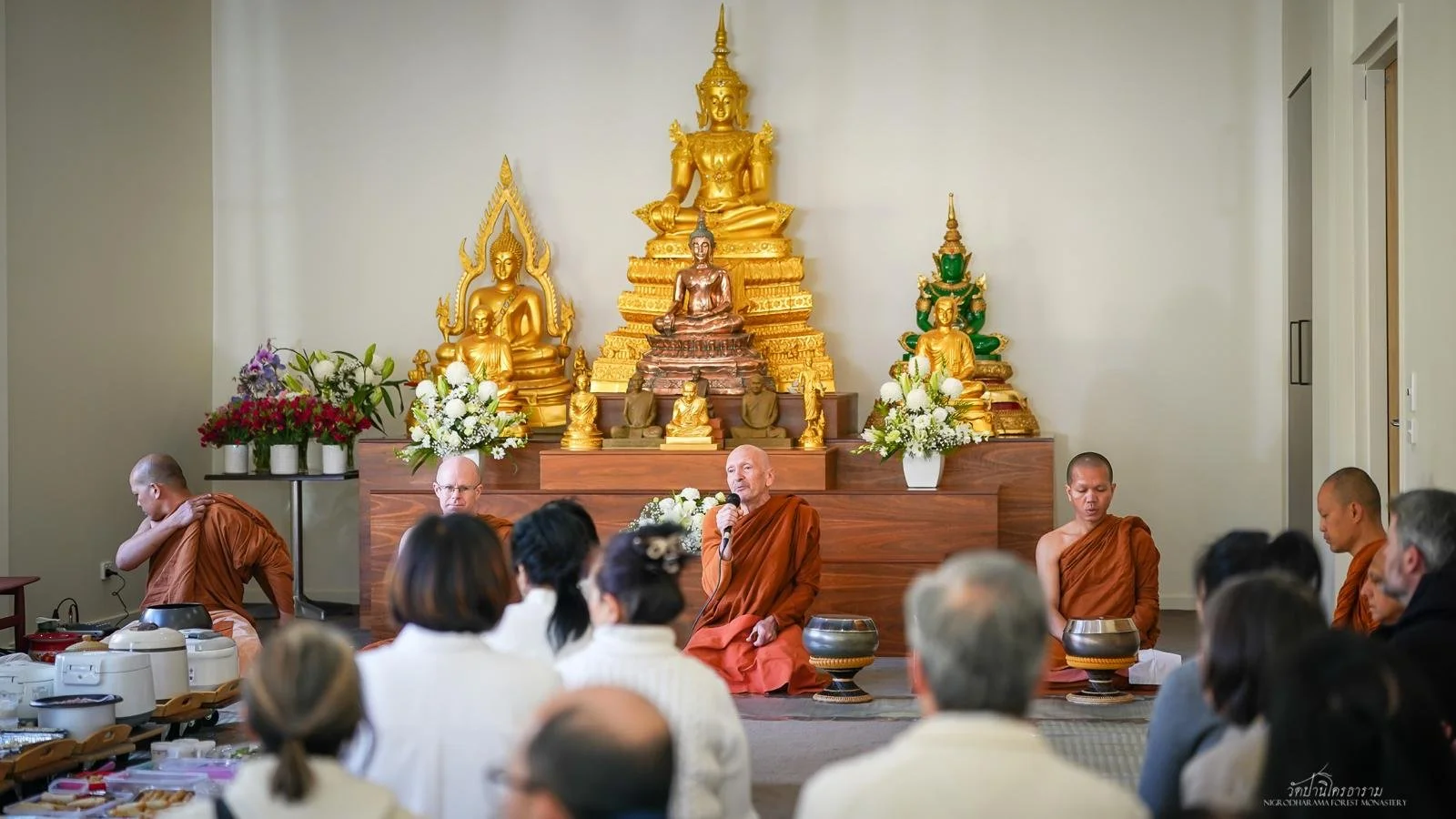 Pha Pra Robe Offering Ceremony 2025