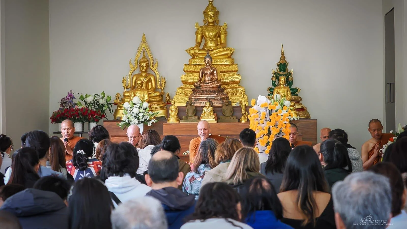 Pha Pra Robe Offering Ceremony 2025