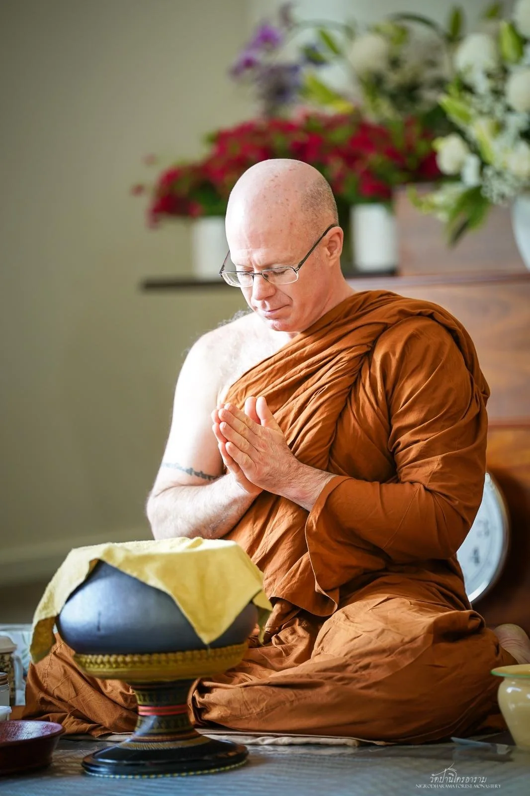 Pha Pra Robe Offering Ceremony 2025