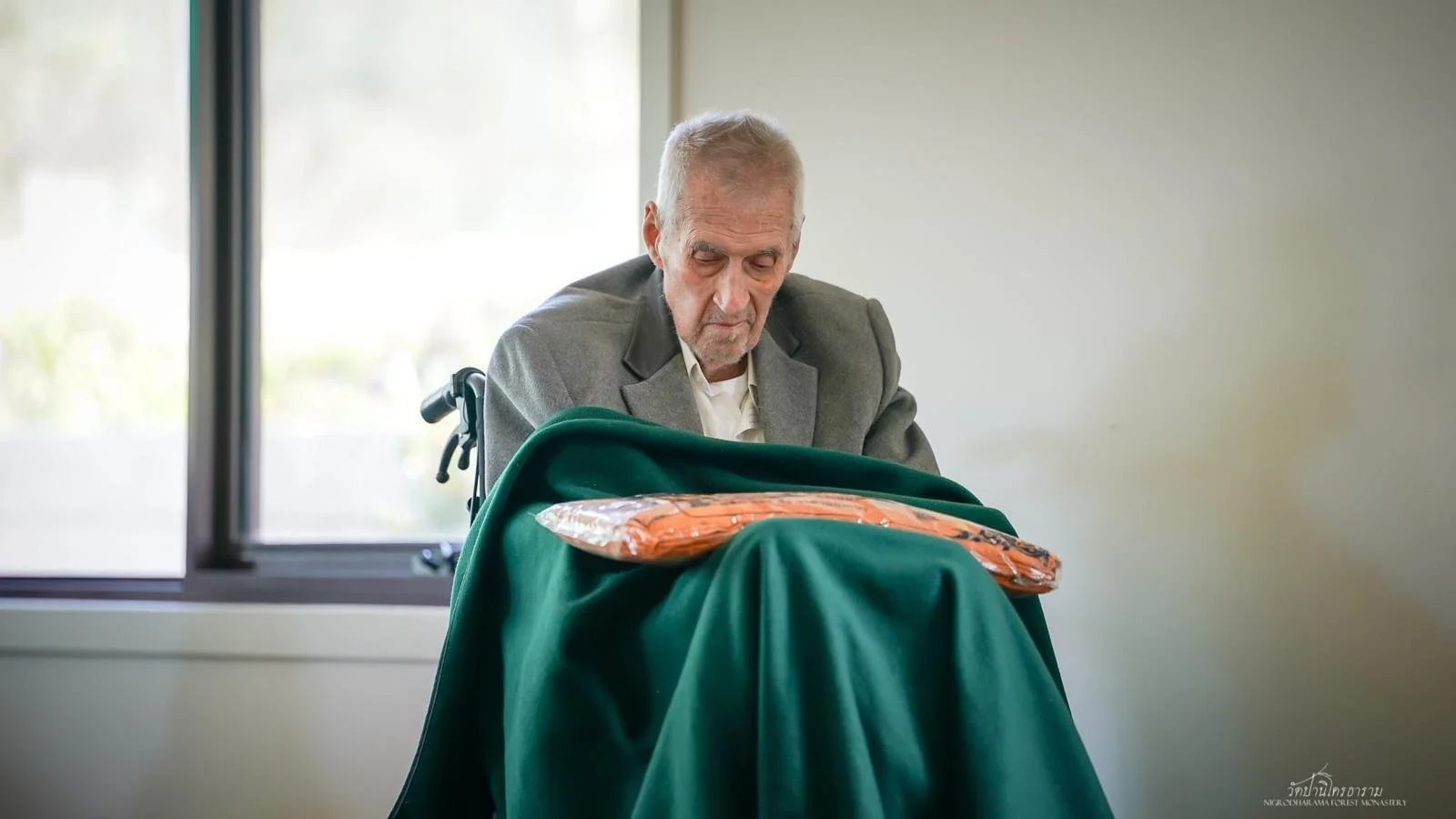 Pha Pra Robe Offering Ceremony 2025