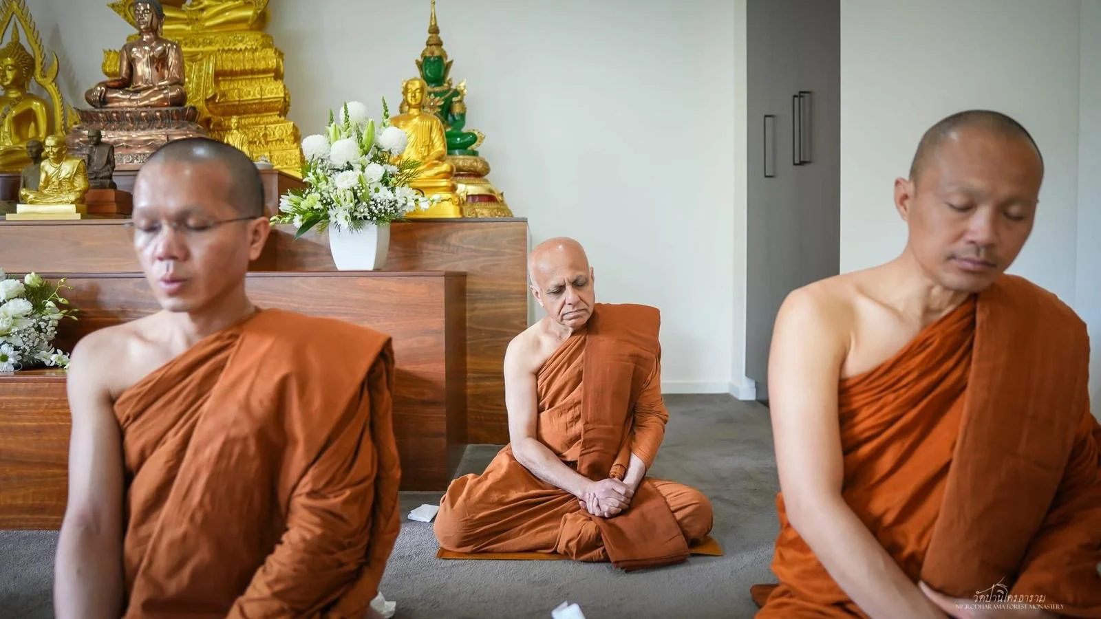 Pha Pra Robe Offering Ceremony 2025