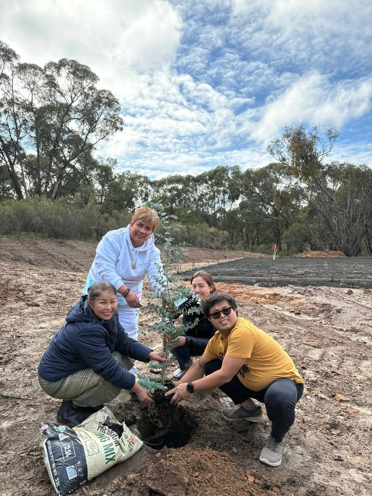 Planting the garden for Tan Ajahn Dtun's new kuti  2026