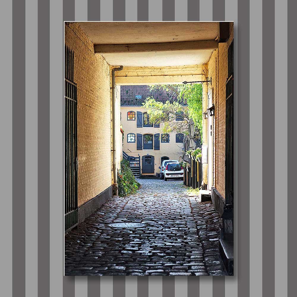 Titel: Hinter der Fassade 1 (Leinwand)