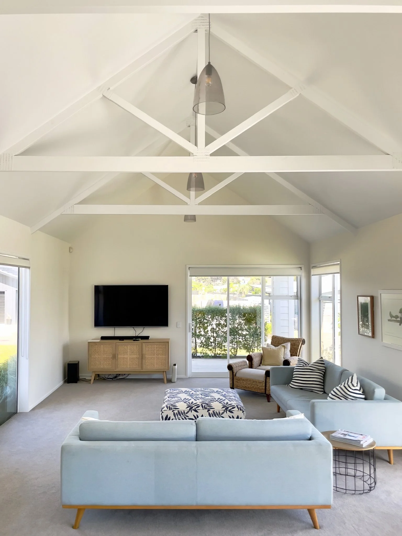 Stingray new home open plan living with vaulted ceiling and natural light, Elite Building Northland