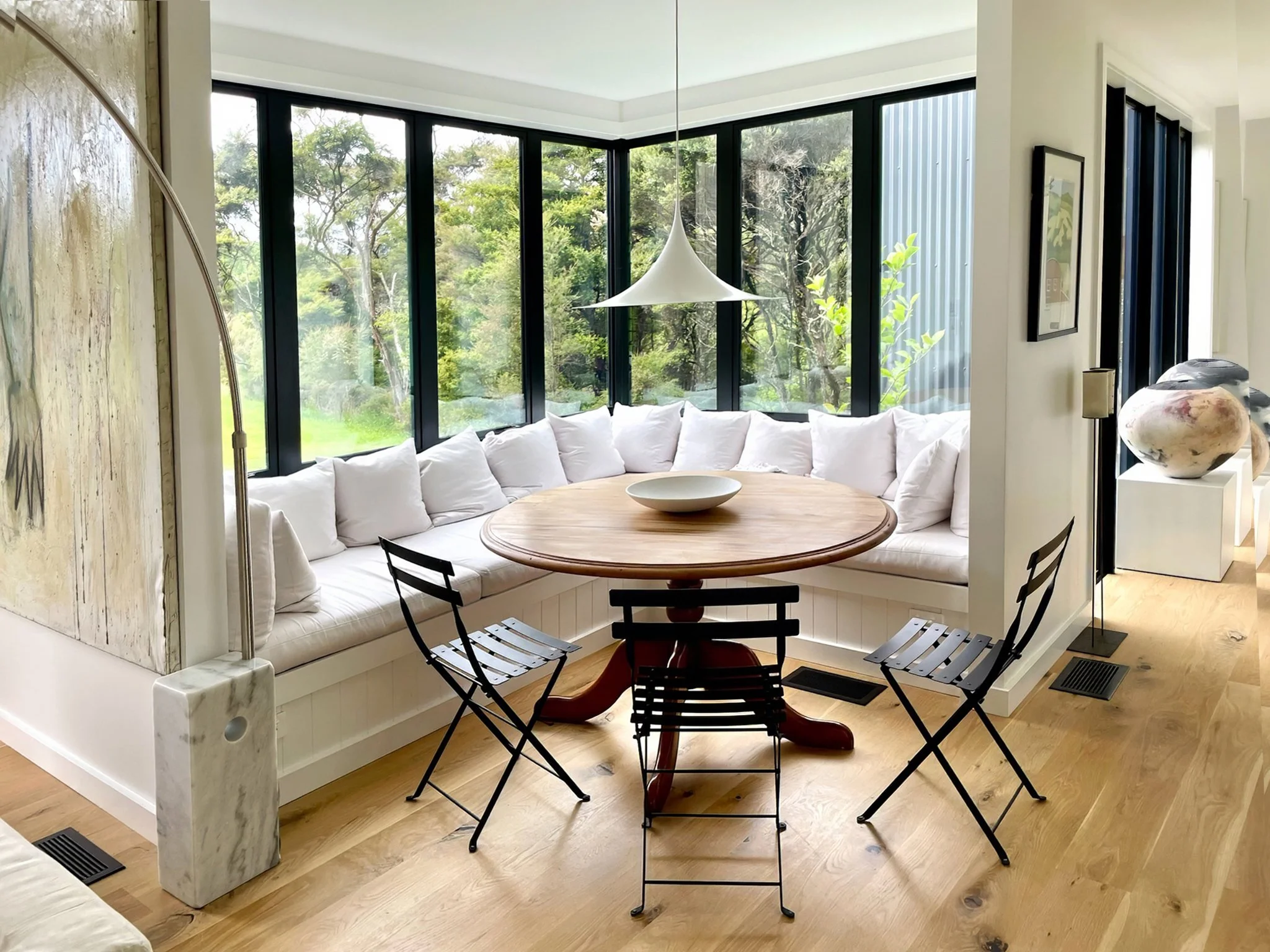 Custom bay window dining nook with garden views, Waiotahi Drive luxury home Elite Building Northland