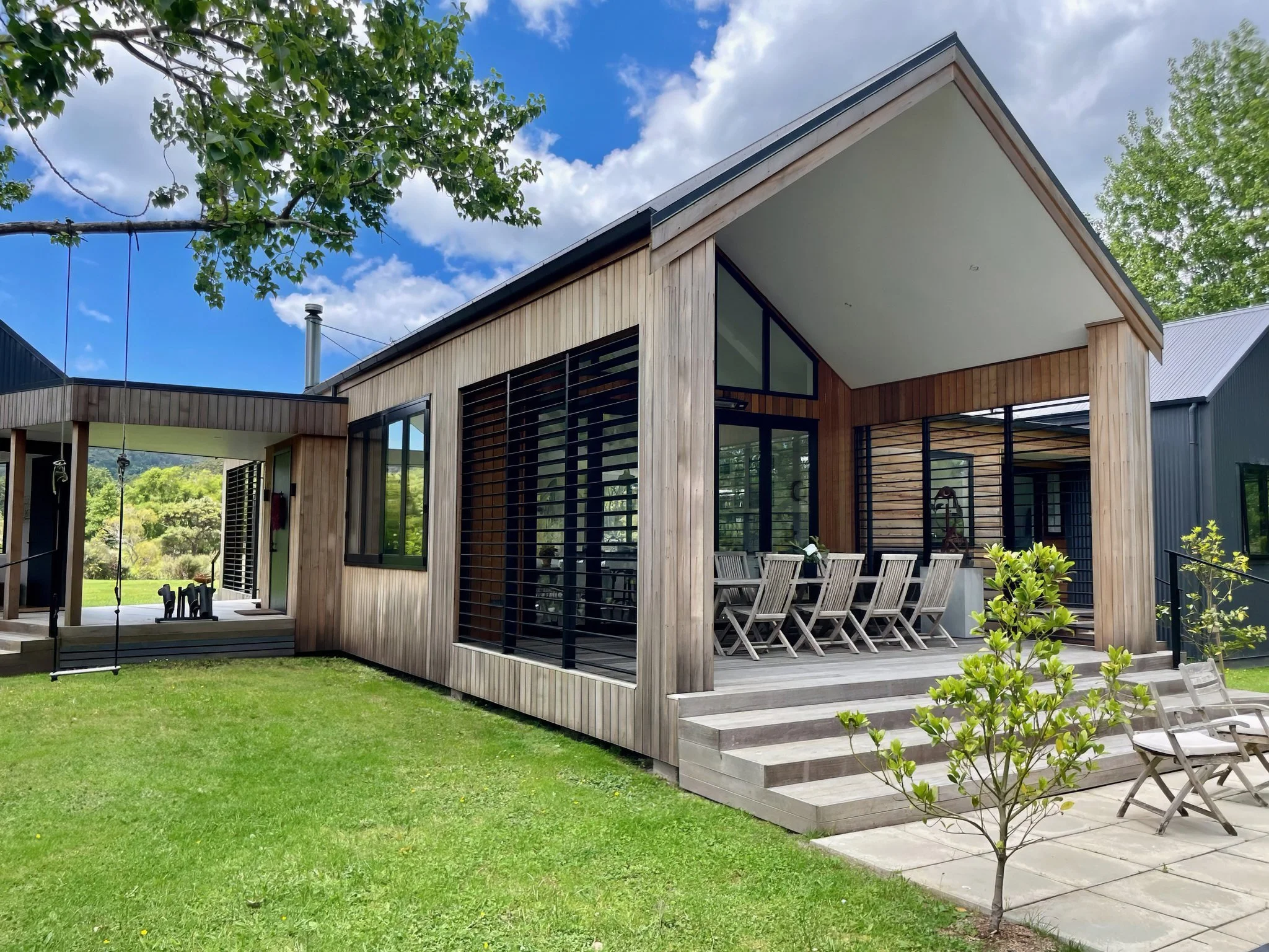 Contemporary new home with outdoor deck and louvre seating area, Waiotahi Drive Elite Building Mangawhai