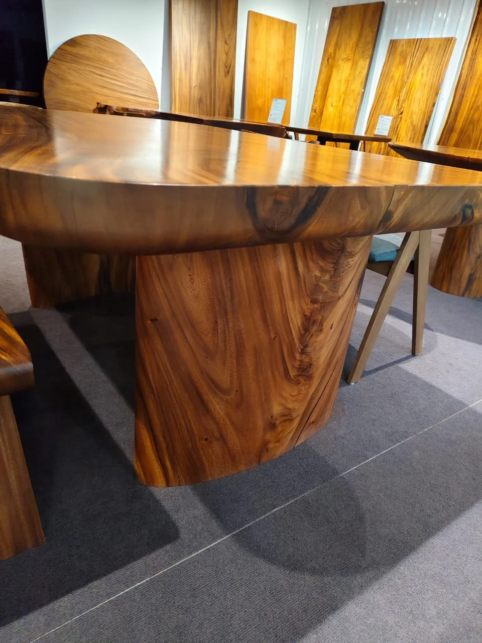 Rounded Corner Square Table1.jpeg