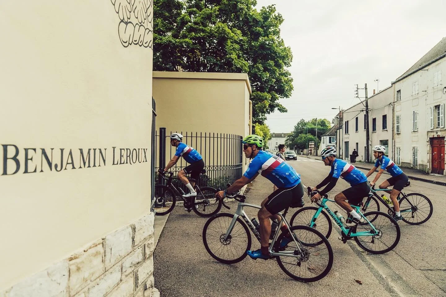 Cylcistes pour une bonne cause: r&eacute;colter des fonds pour une rem&egrave;de &agrave; la SLA

Le 11 septembre 2025 un groupe de cyclistes internationales et intr&eacute;pides a commenc&eacute; une odyss&eacute;e de Beaune (chez nous pour &ecirc;t