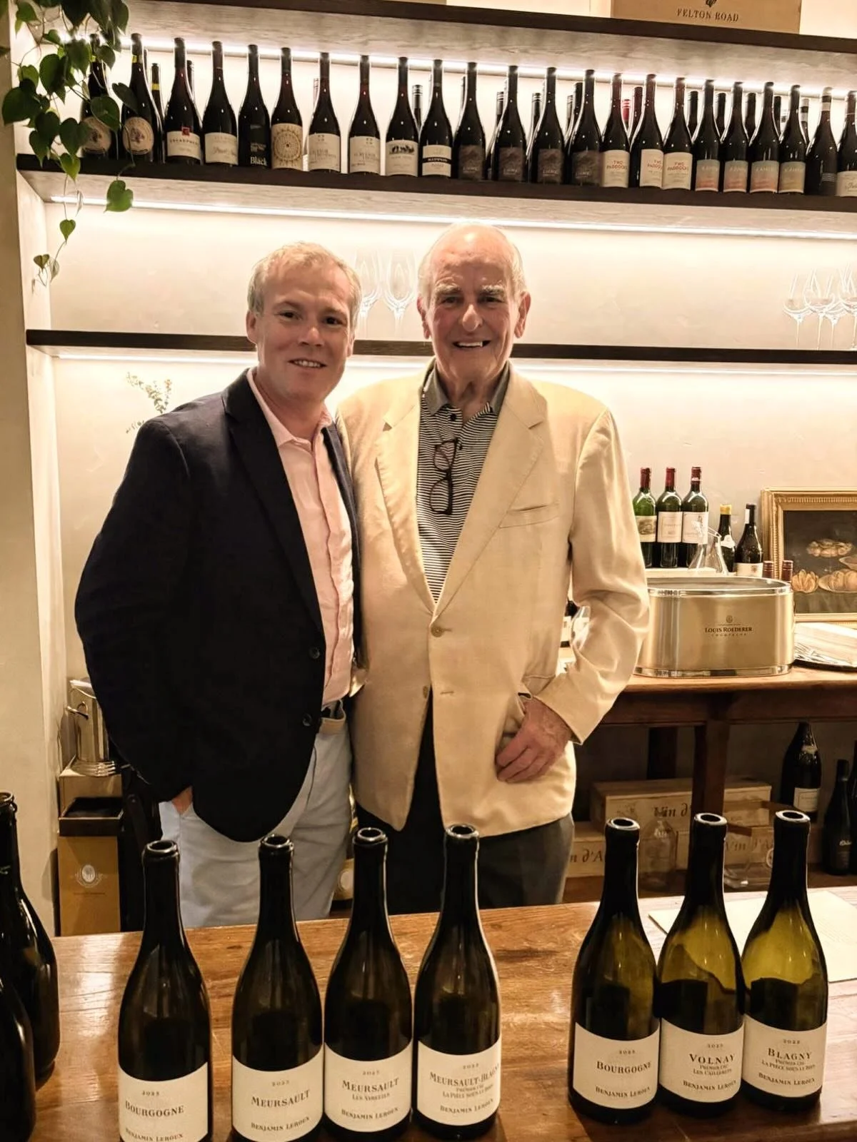 Un tr&egrave;s grand merci &agrave; Peter Maude et tout son &eacute;quipe ainsi que l&rsquo;&eacute;quipe chez The Vault at Gilt pour un super moment.
✨🍷
A huge thank you to @petermaudefw and his team as well as the team @giltbrasserie for hosting u