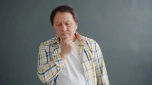 Πόνος στο στήθος: Πότε είναι η καρδιά και πότε άγχος