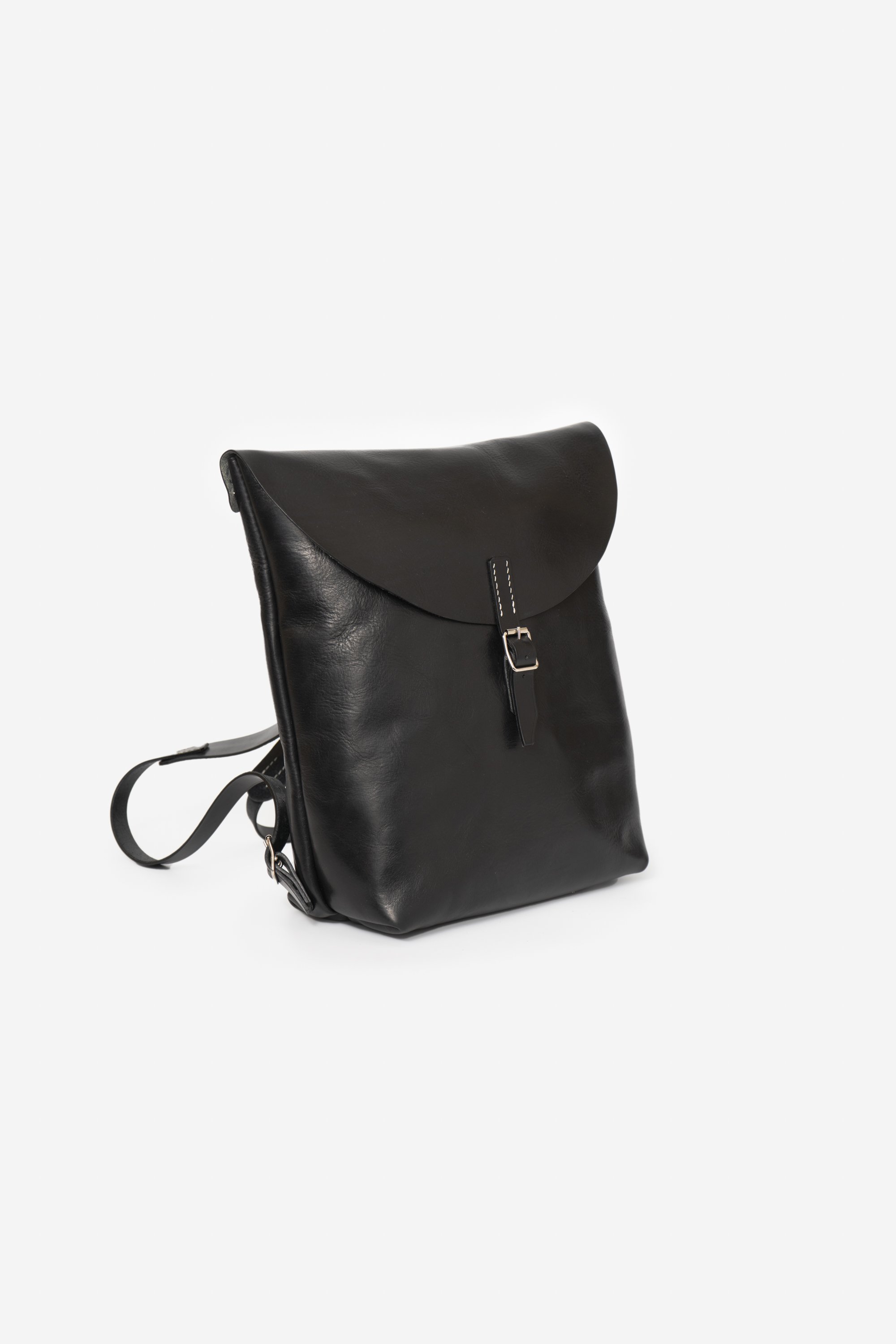 mochila_negra_3.jpg