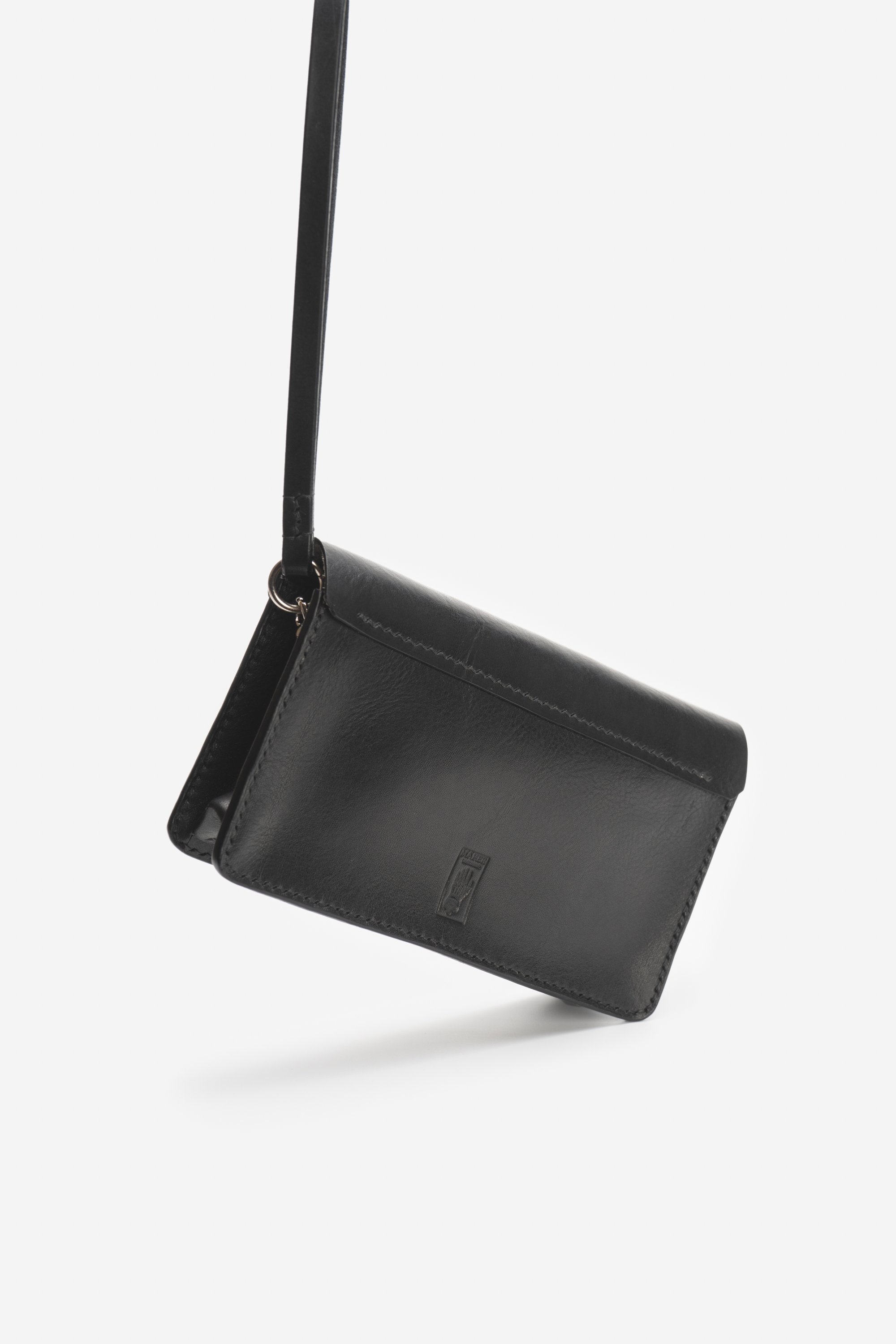 Bolso_mano_cuero_3.jpg