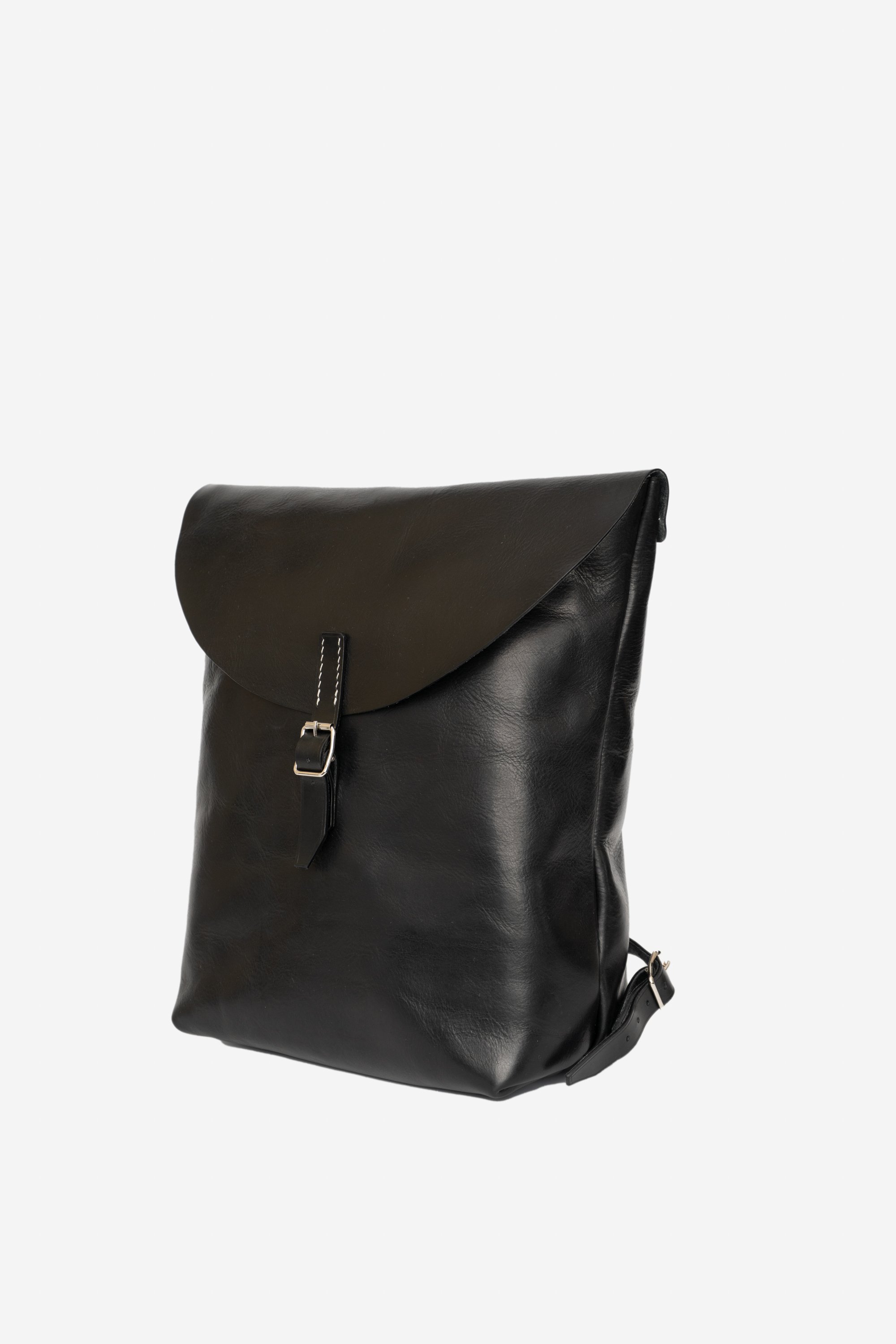 mochila_negra_1.jpg