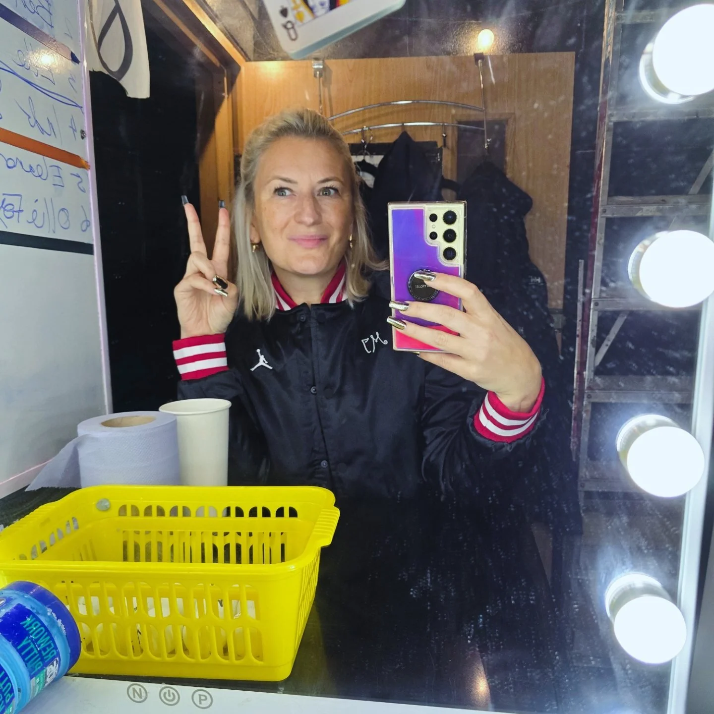 Lovely gig, lovely bill, lovely mirror backstage 

#comedylondon #standupcomedylondon #femalecomic  #femalecomiclondon