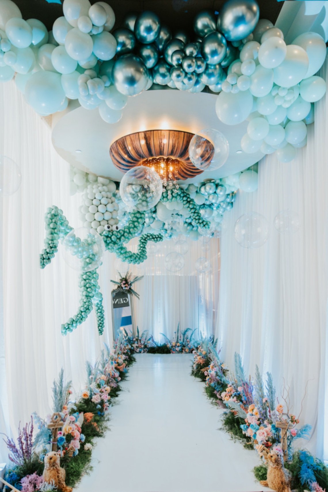 Wall to Wall Entrance Tunnel, White Sheer