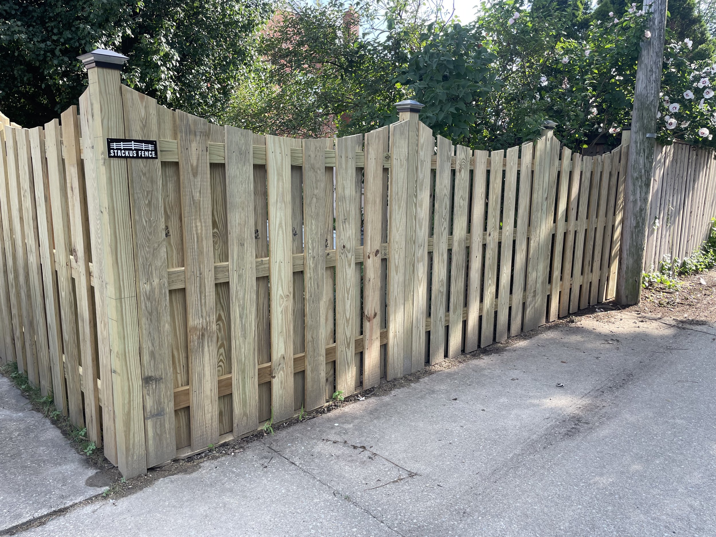 5 FT SCALLOPED SHADOWBOX