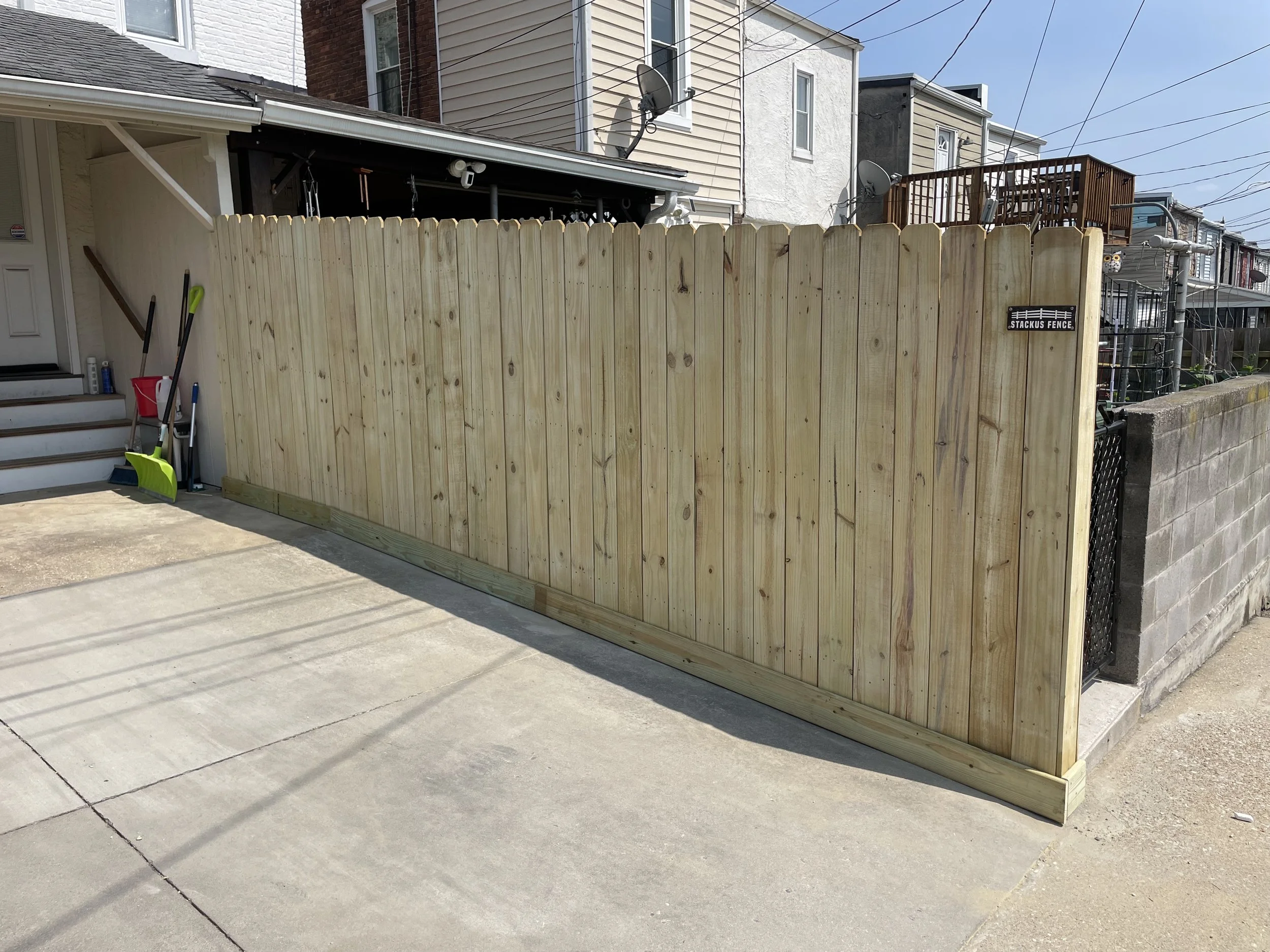 6 FT PREMIUM DOG EAR PRIVACY