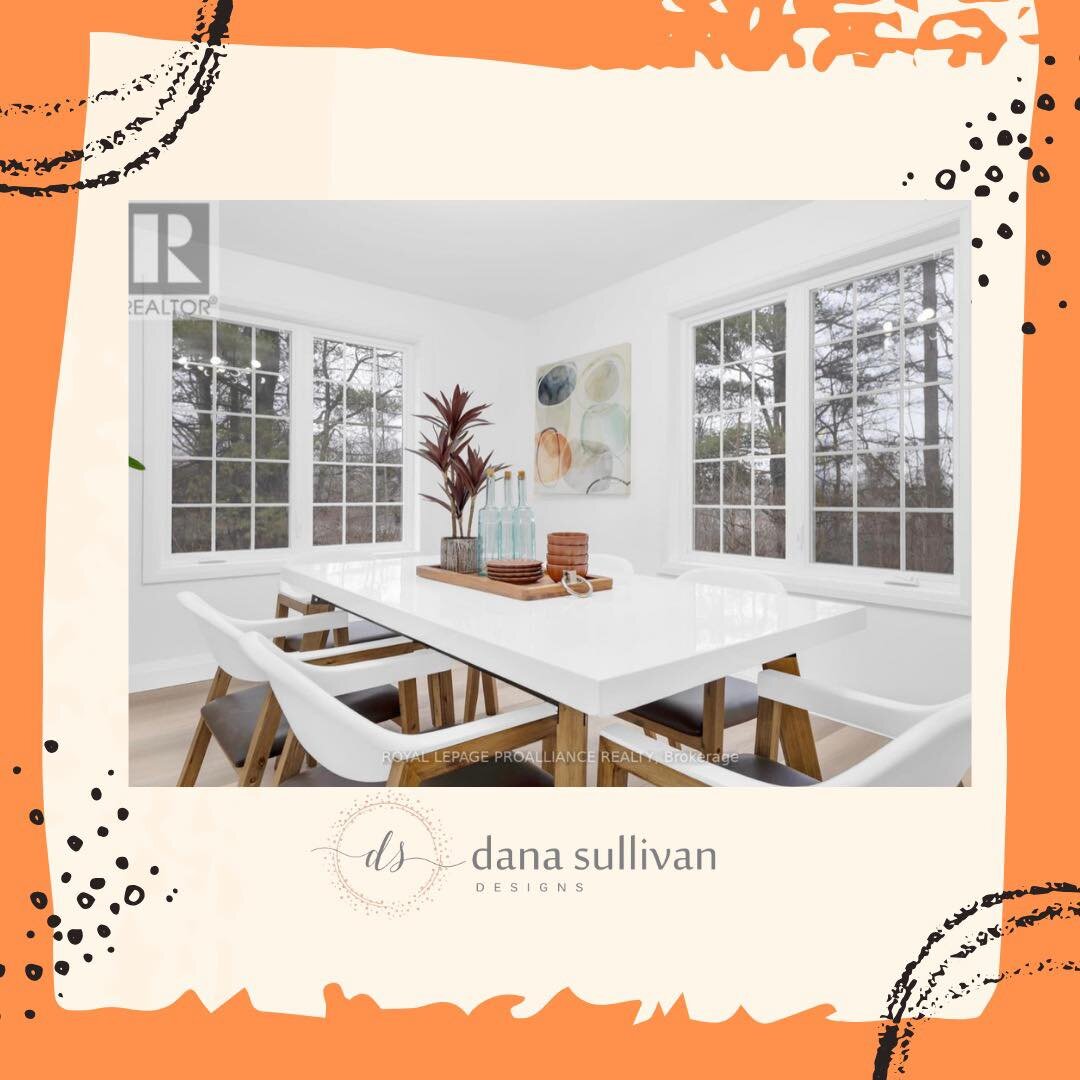 🍊 A newly renovated space painted in white provides a blank canvas to have some mid-century inspired fun! 

#thepowerofstaging #home #homestaging #homestager #homestagingworks #homestagingsells #staging #diningroom #diningroomdecor #diningtable #din