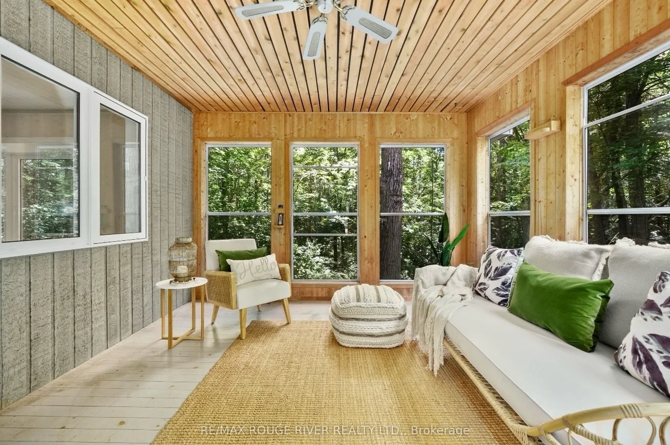 Sunroom season done right ☀️
Warm wood, natural textures, and a space that practically tells you to slow down.
