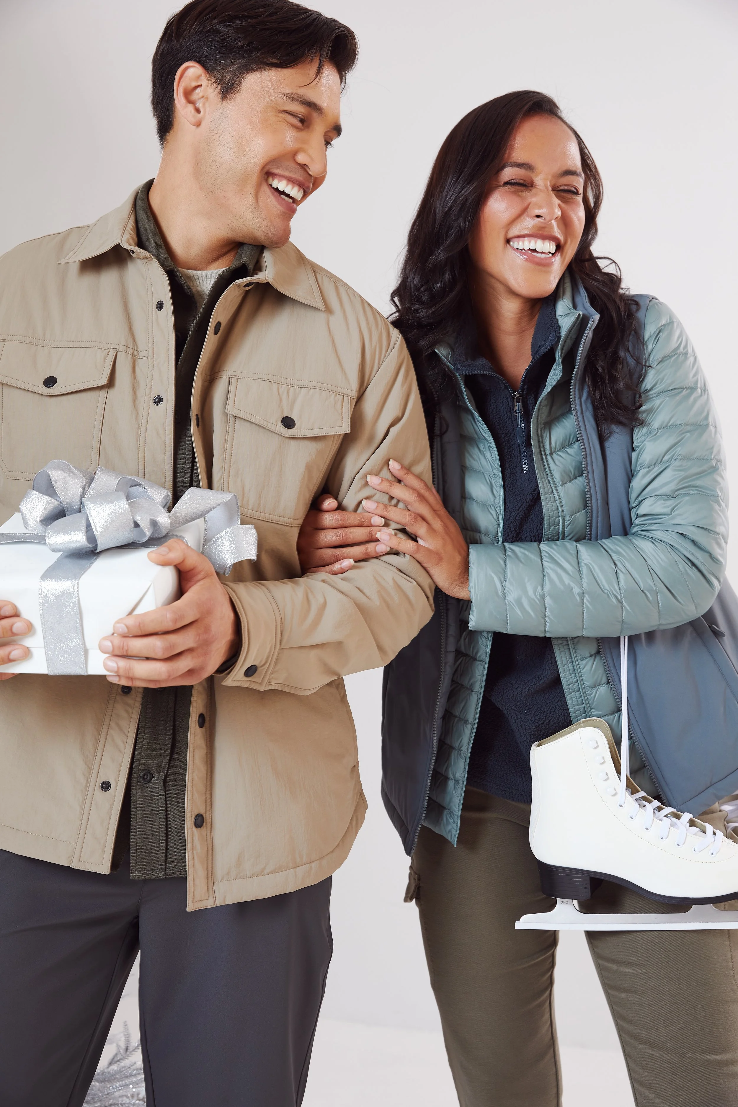 F25_CREATIVE CAMPAIGNS_HOLIDAY 1_MODELS_5470.jpeg