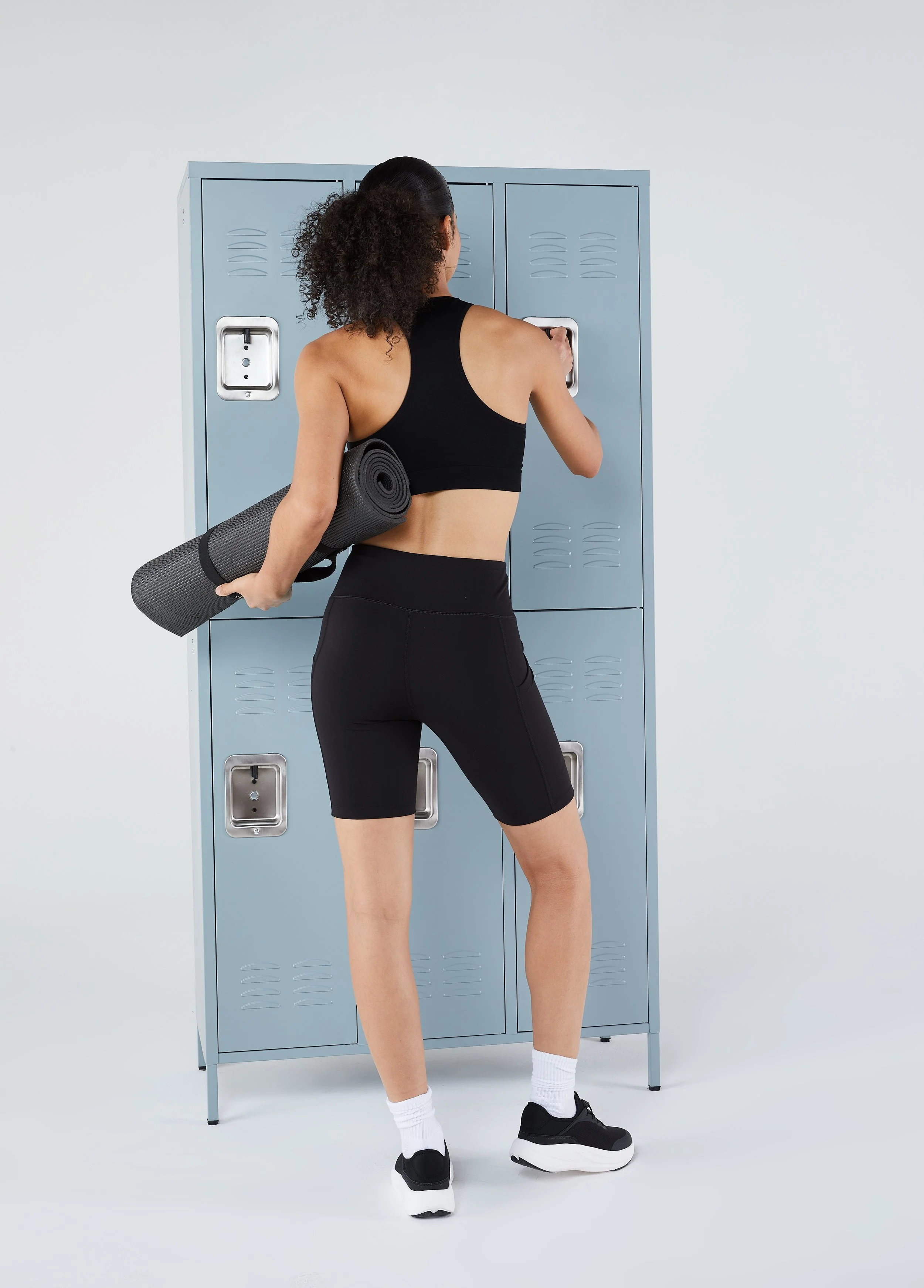 ACTIVE_OFFSITE_MODELS_WOMENS_LOCKERS_60.jpeg