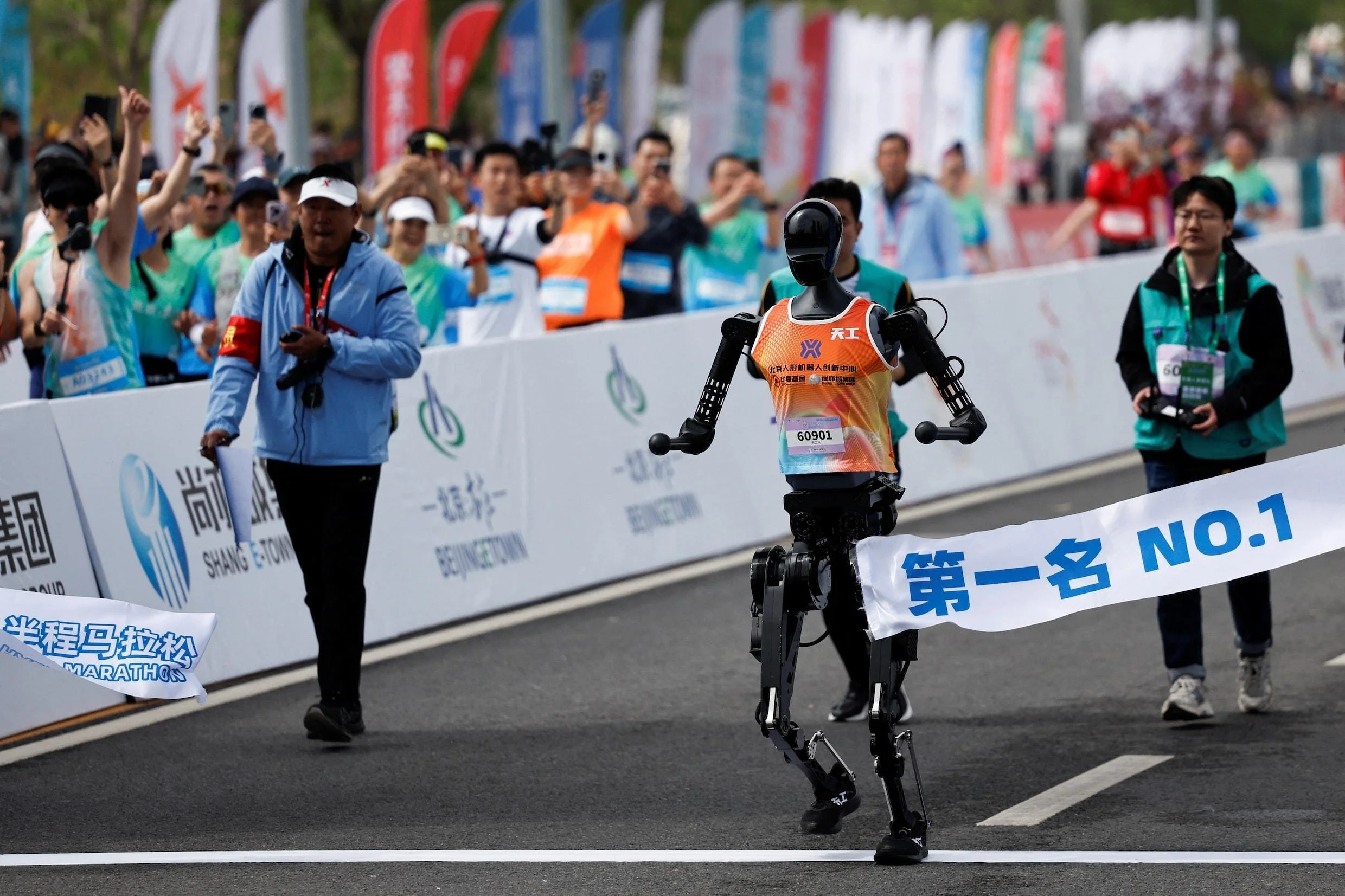 China Café South: Robots ontmaskerd – wat is realiteit en wat is hype in Europa en China?