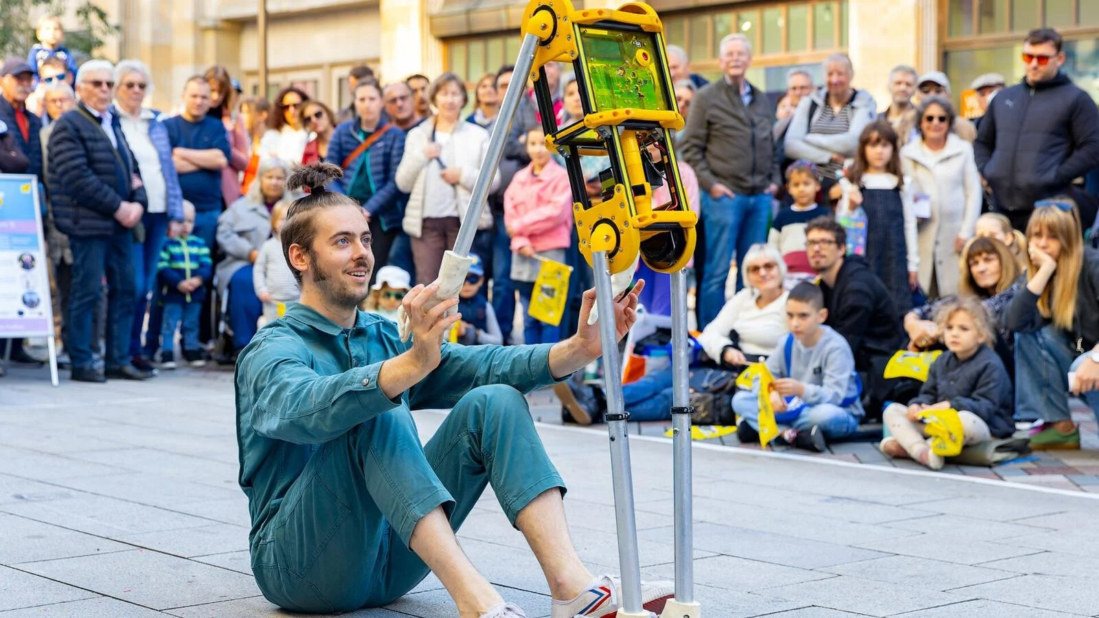 RoboCafé: The Robot That Joined the Circus