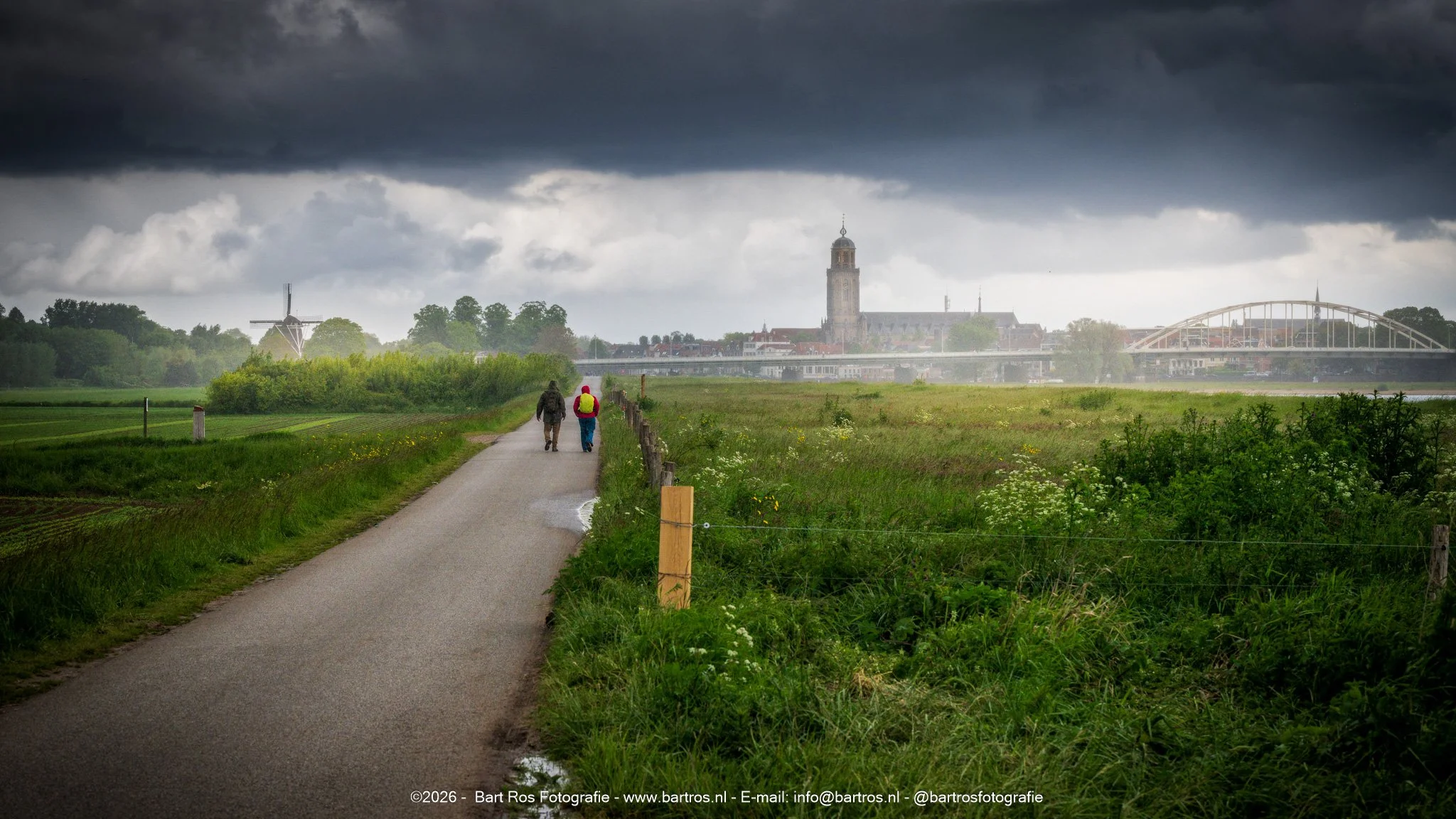 Deventer en de ijssel bij regen