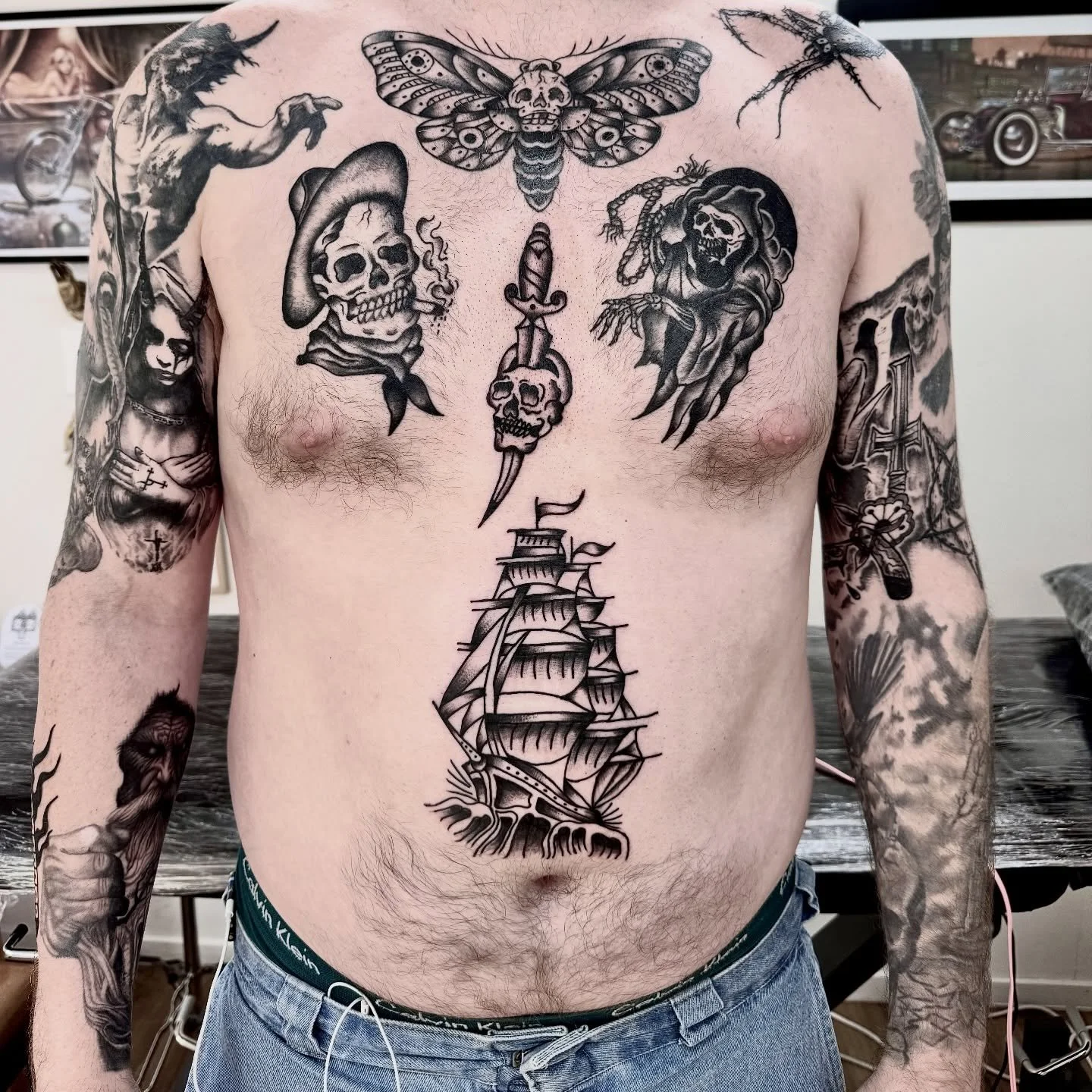 Lots of flash available, all flash can be done in colour or black, tap-out full day session deal available. My flash or bring your idea, I can work with your budget🫶🫶🫶
.
.
.
#goodfortunenz #aucklandtattoo #aucklandtattooartist #newzealandtattoo #t